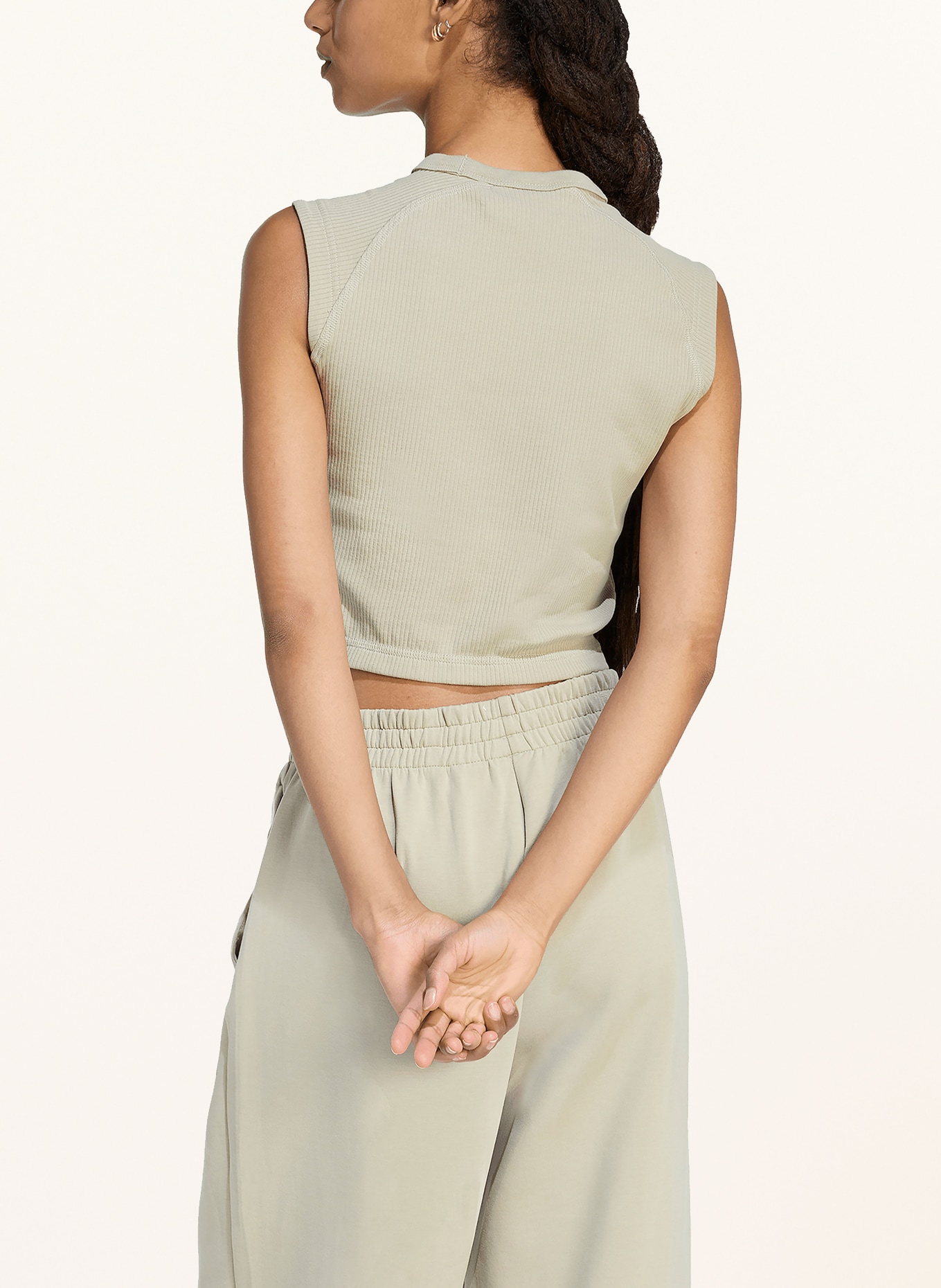 adidas Cropped-Top ALL SZN mit Alpaka: KHAKI