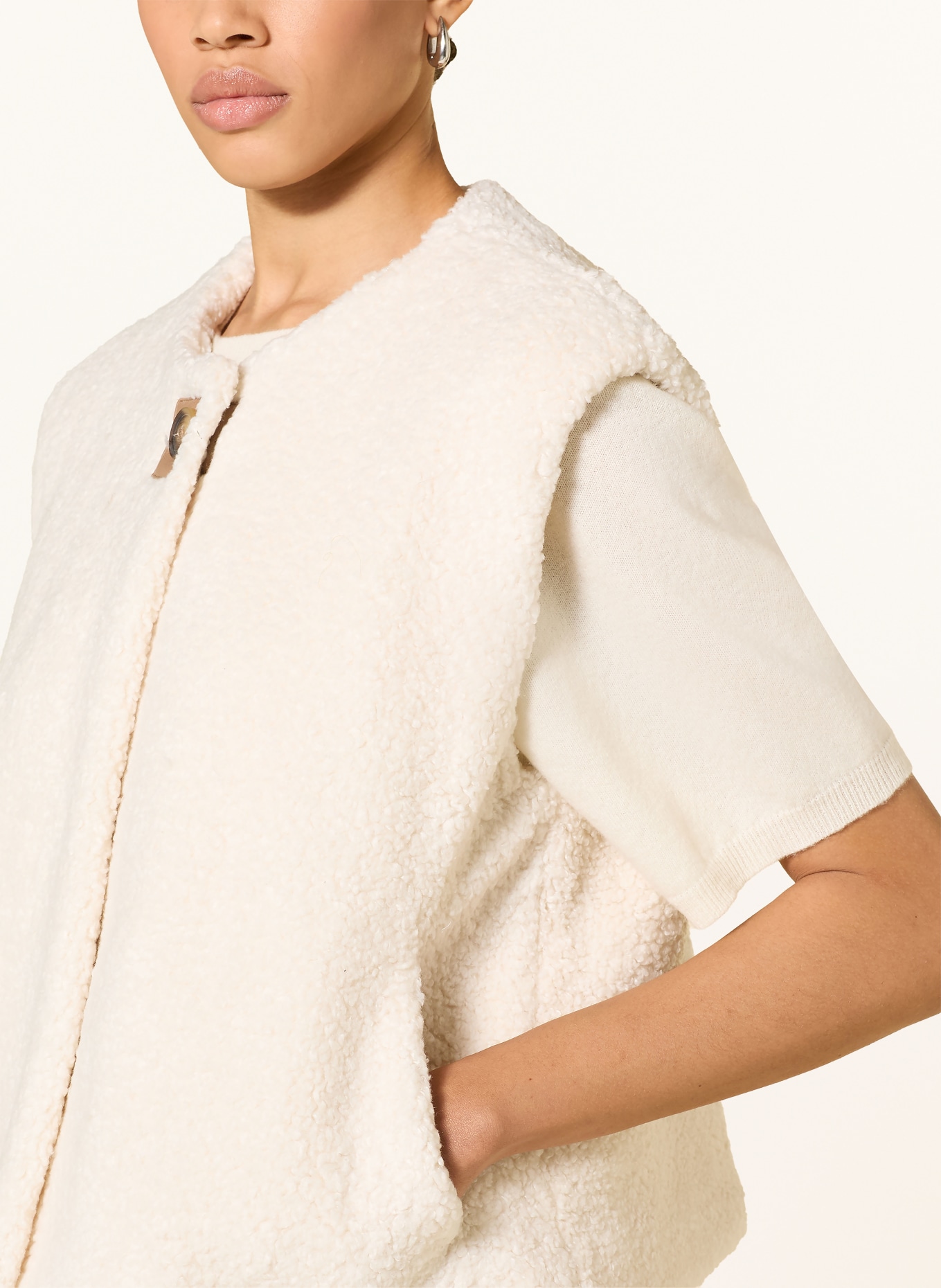 NEO NOIR Teddyfell-vest ANJANNA: ECRU