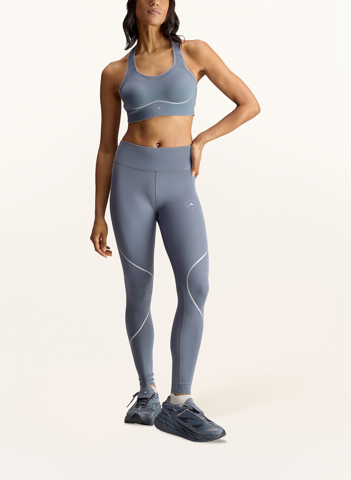 adidas by Stella McCartney Biustonosz sportowy ADIDAS BY STELLA MCCARTNEY RUNNING: CZIEMNOSZARY