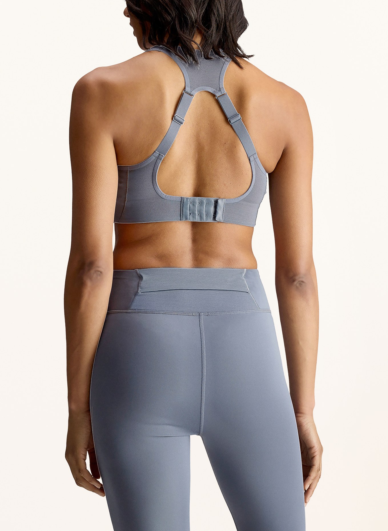 adidas by Stella McCartney Biustonosz sportowy ADIDAS BY STELLA MCCARTNEY RUNNING: CZIEMNOSZARY