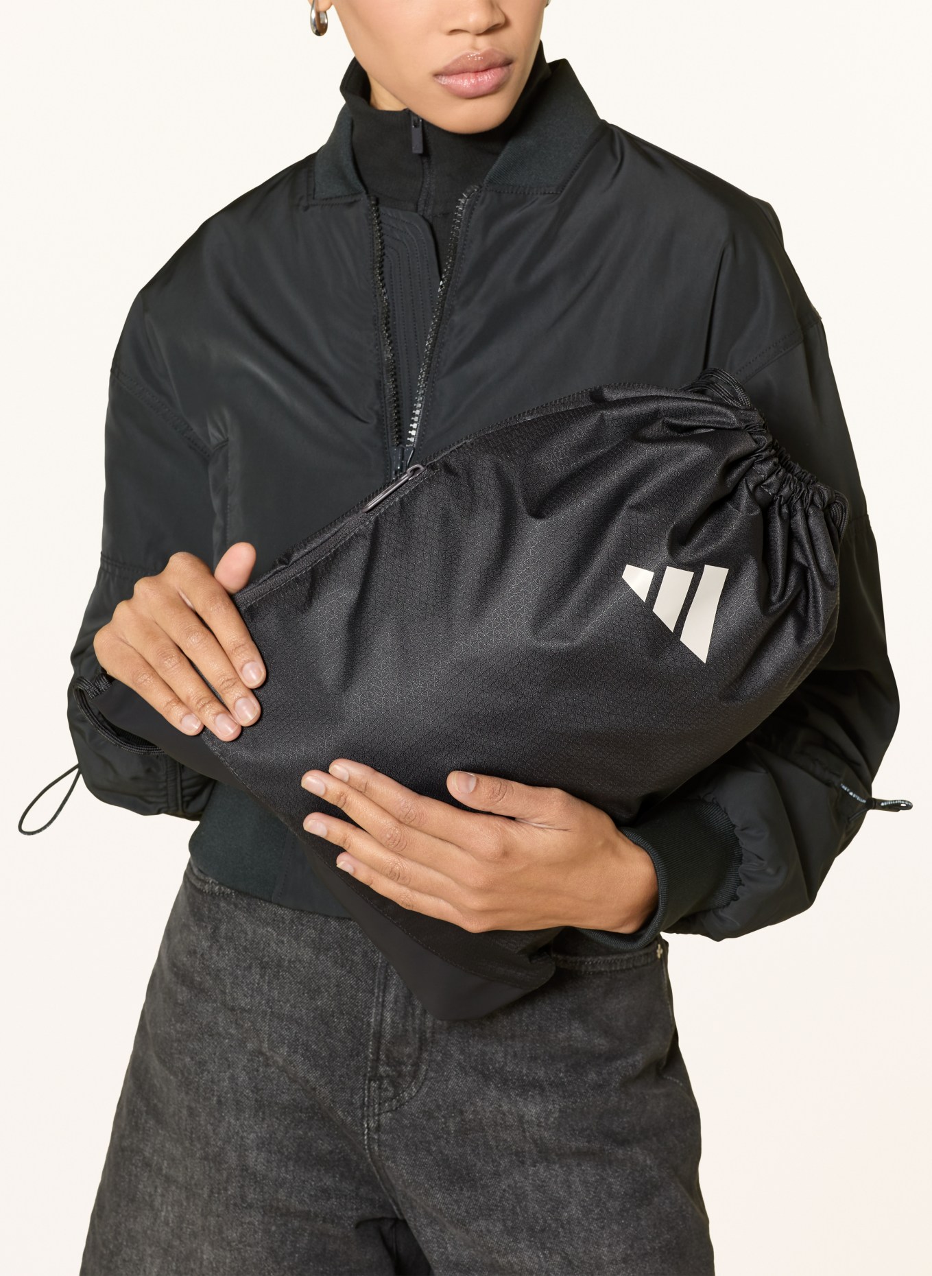 adidas Rugzak AUDI REVOLUT FORMULA ONE TEAM DNA: DONKERGRIJS / ROOD