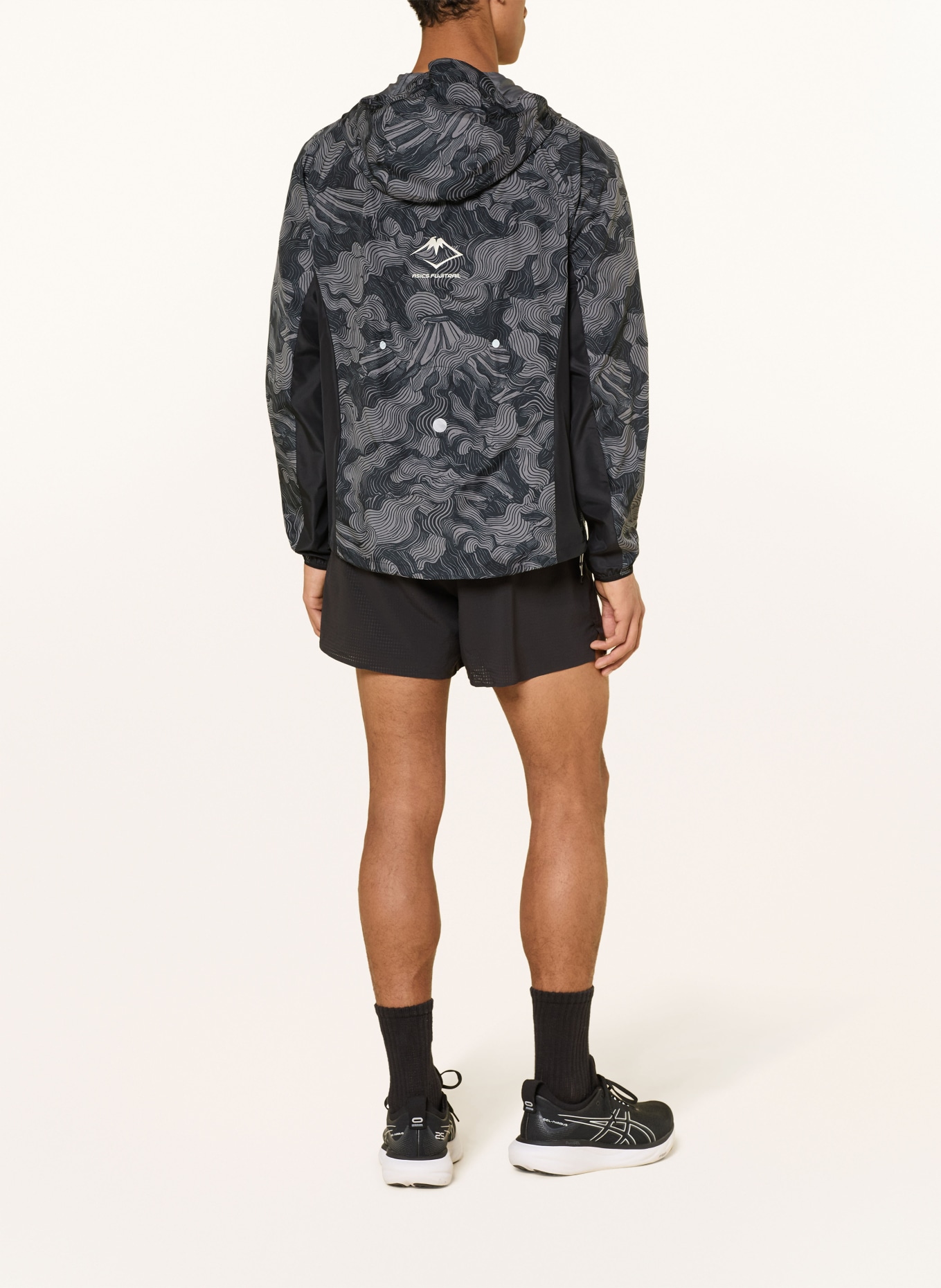 ASICS Laufjacke FUJITRAIL PACKABLE: SCHWARZ / GRAU