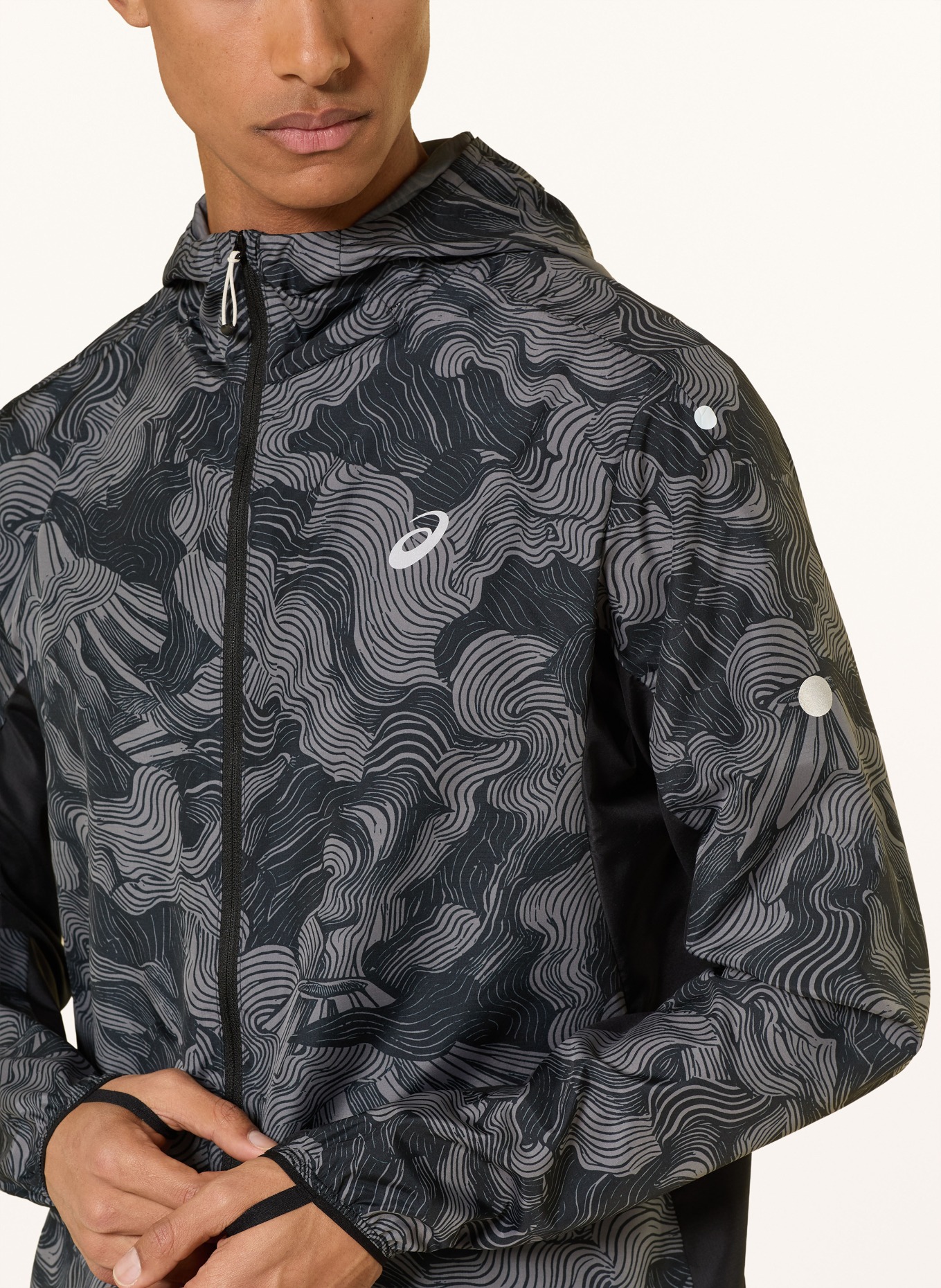 ASICS Laufjacke FUJITRAIL PACKABLE: SCHWARZ / GRAU