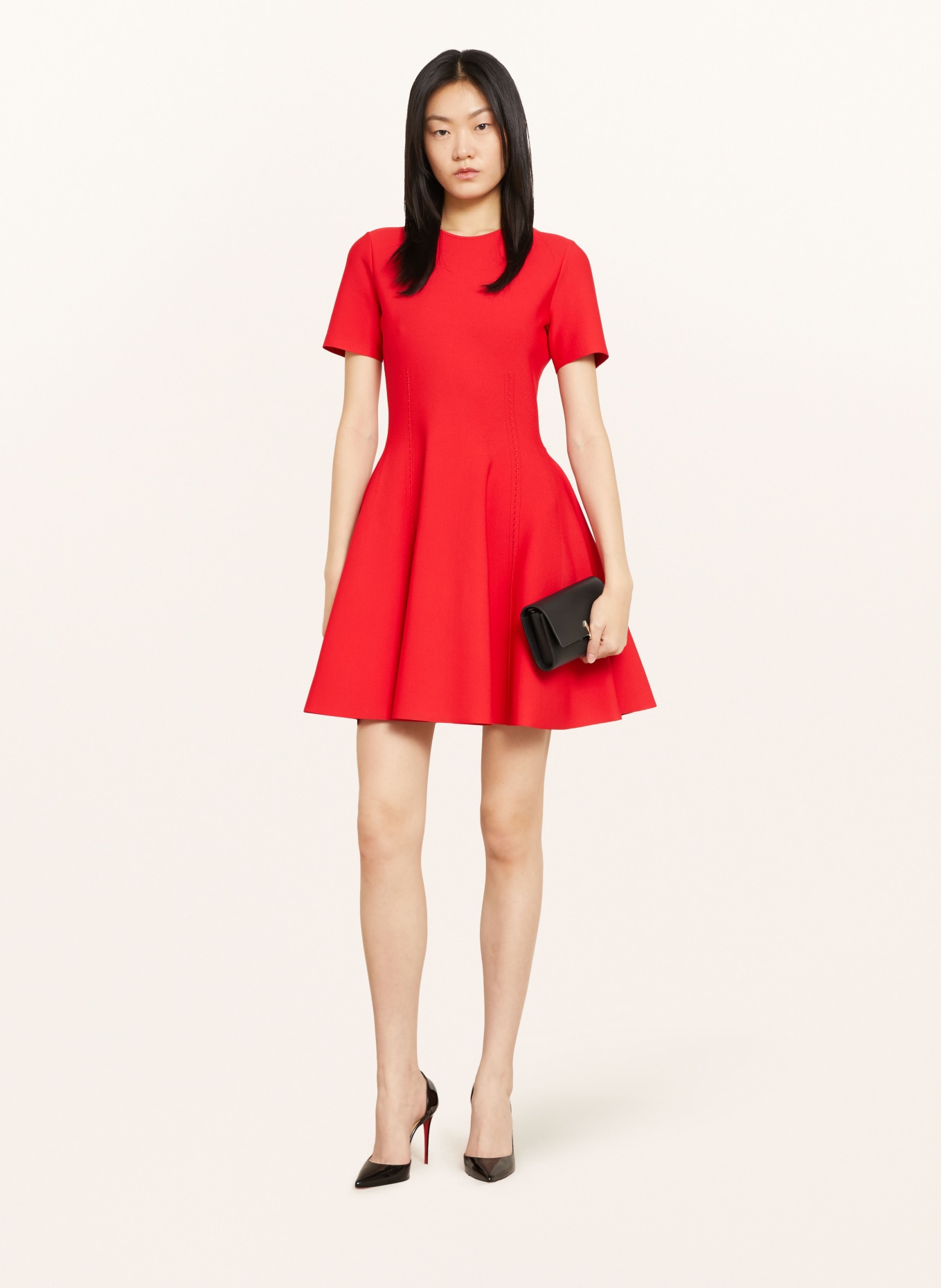 Christian Louboutin Geldbörse BETTINA zum Umhängen: SCHWARZ