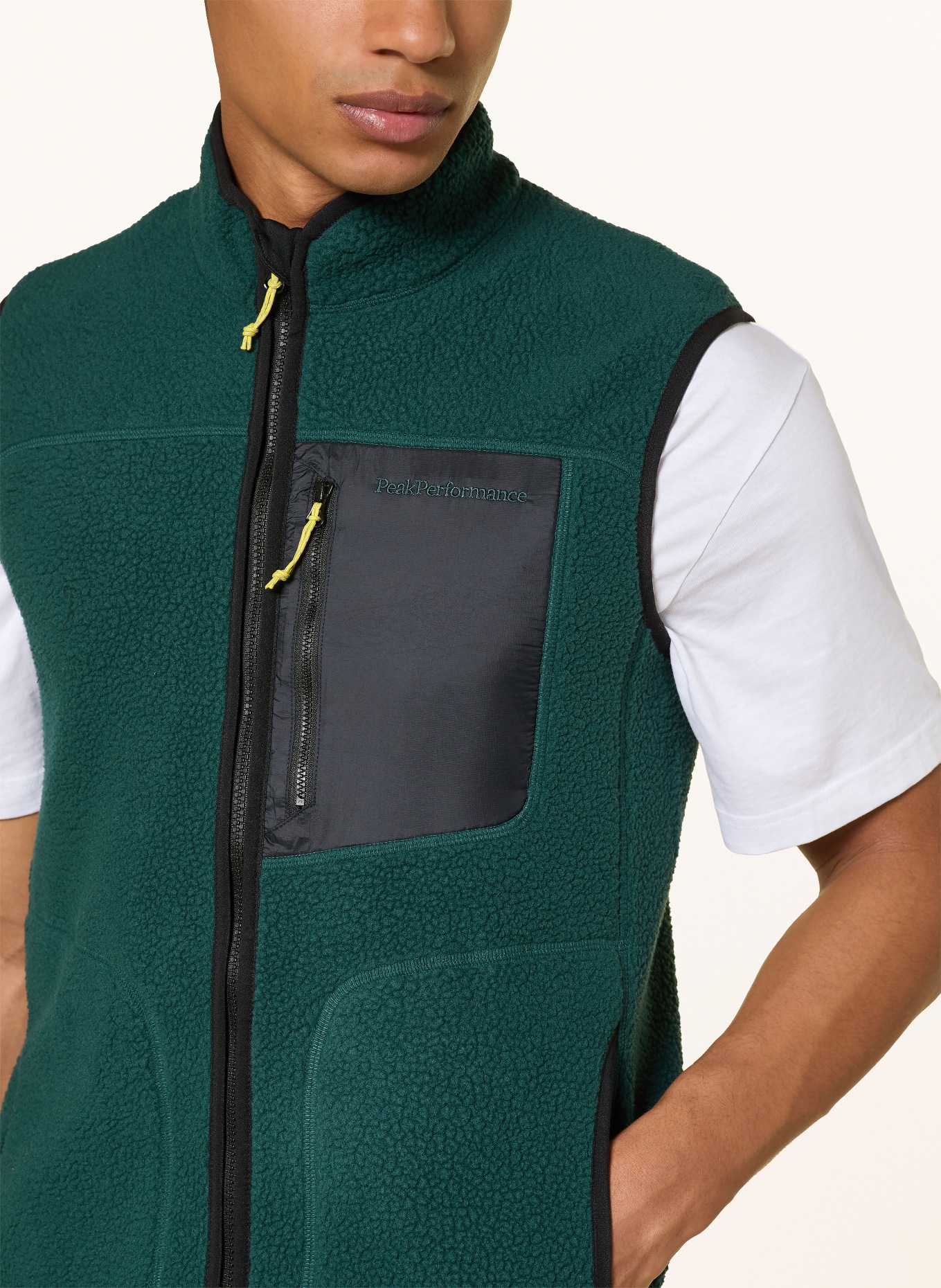 Peak Performance Gilet polaire NATURERUSH PILE: GROEN / NOIR