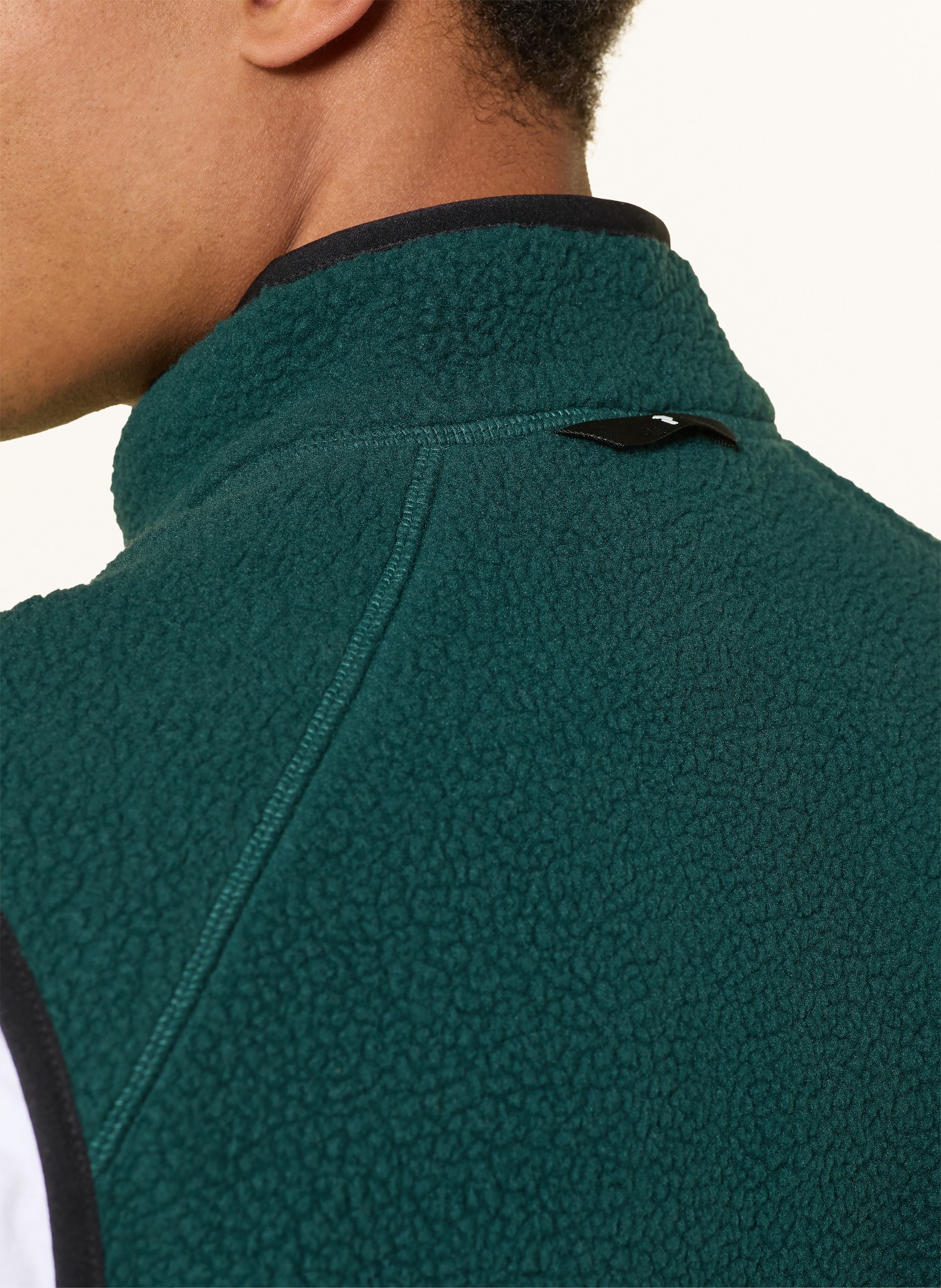 Peak Performance Gilet polaire NATURERUSH PILE: GROEN / NOIR