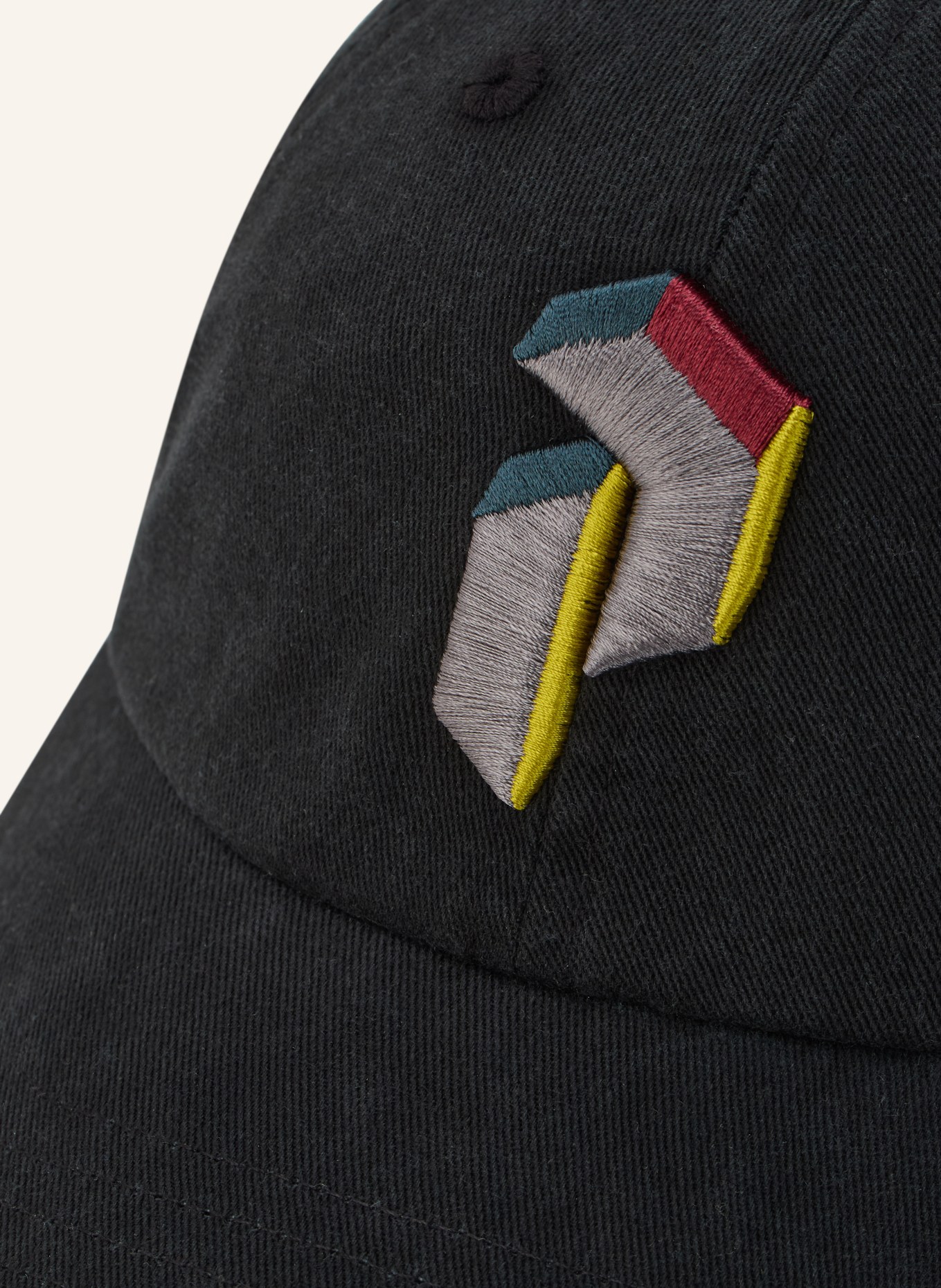 Peak Performance Cap SEASONAL ARTWORK: ZWART / GRIJS / DONKERGROEN