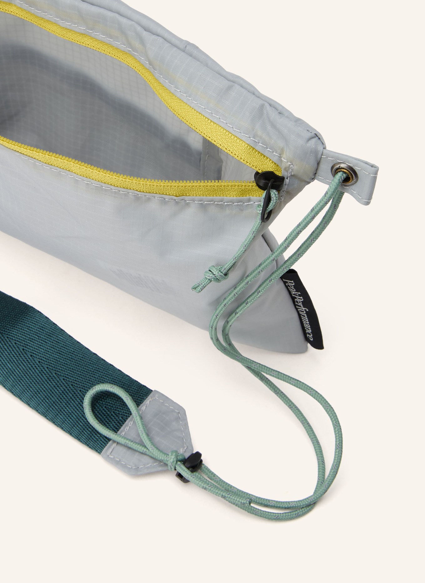 Peak Performance Umhängetasche ACCESSORY: HELLGRAU / BLAU / SCHWARZ