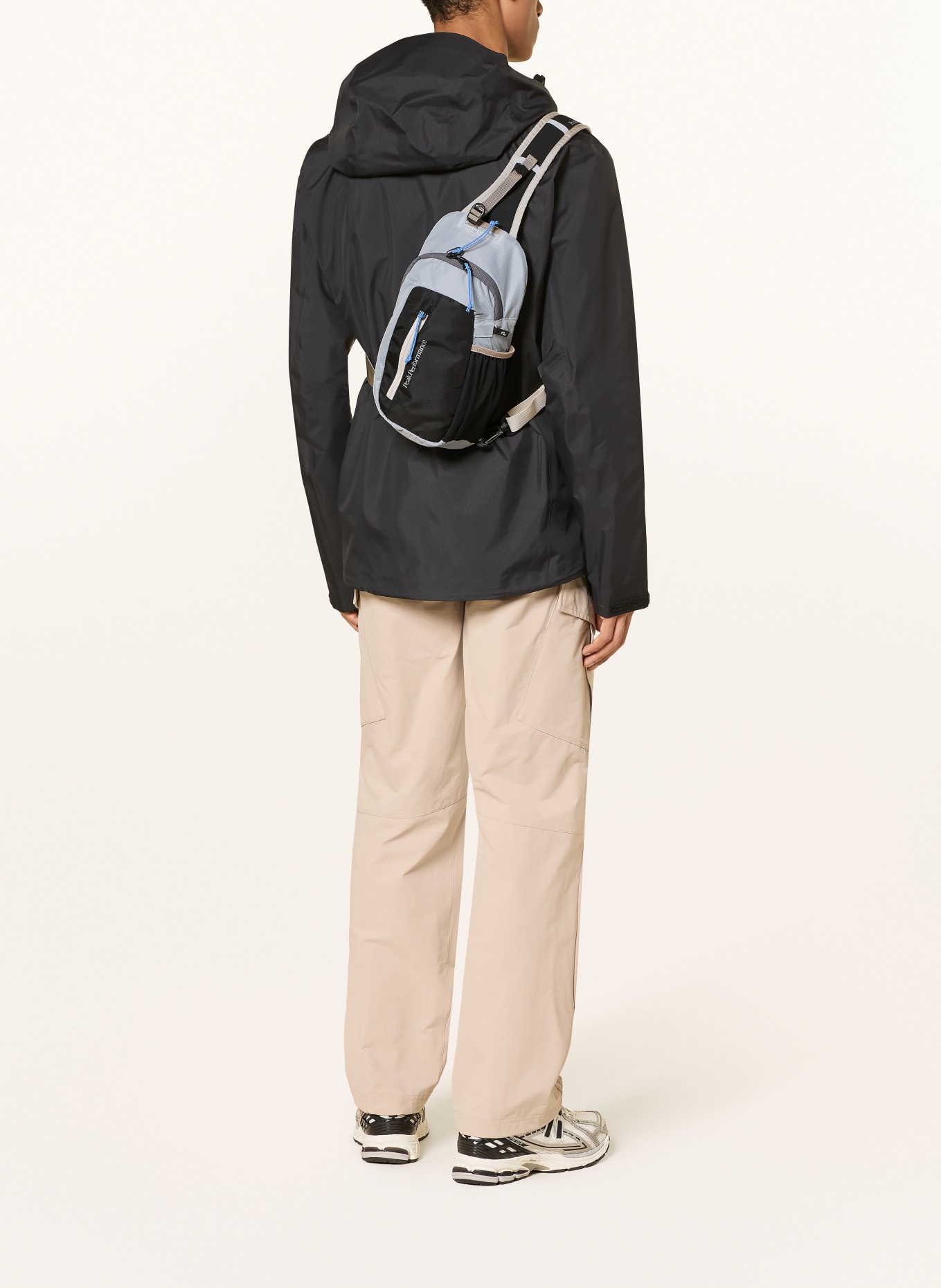 Peak Performance OUTDOOR SLINGBACK shoulder bag: LIGHT GRAY / BEIGE / BLACK