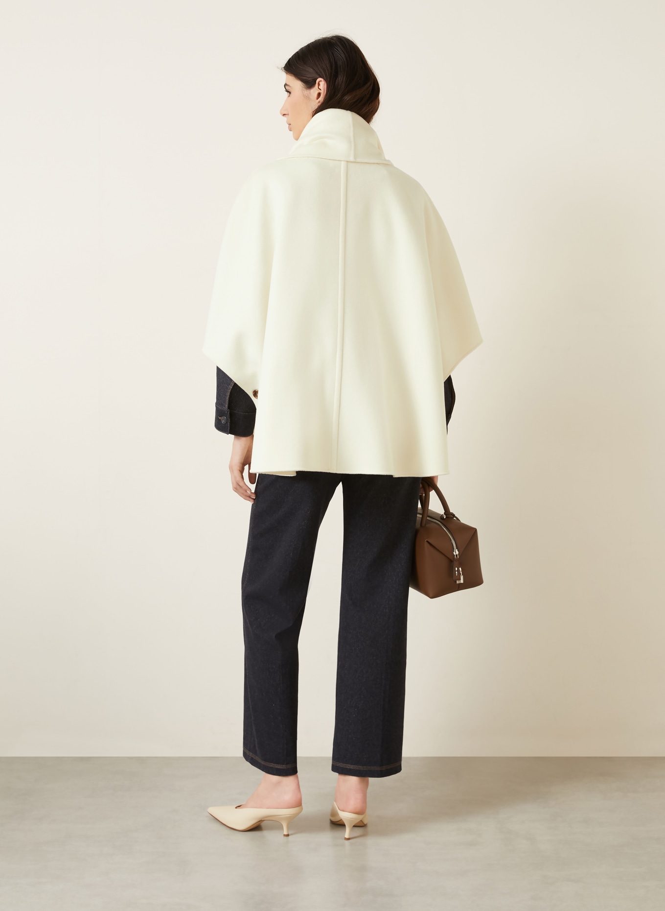 Max Mara Cashmere cape ABLASONE met afneembare sjaal: ECRU