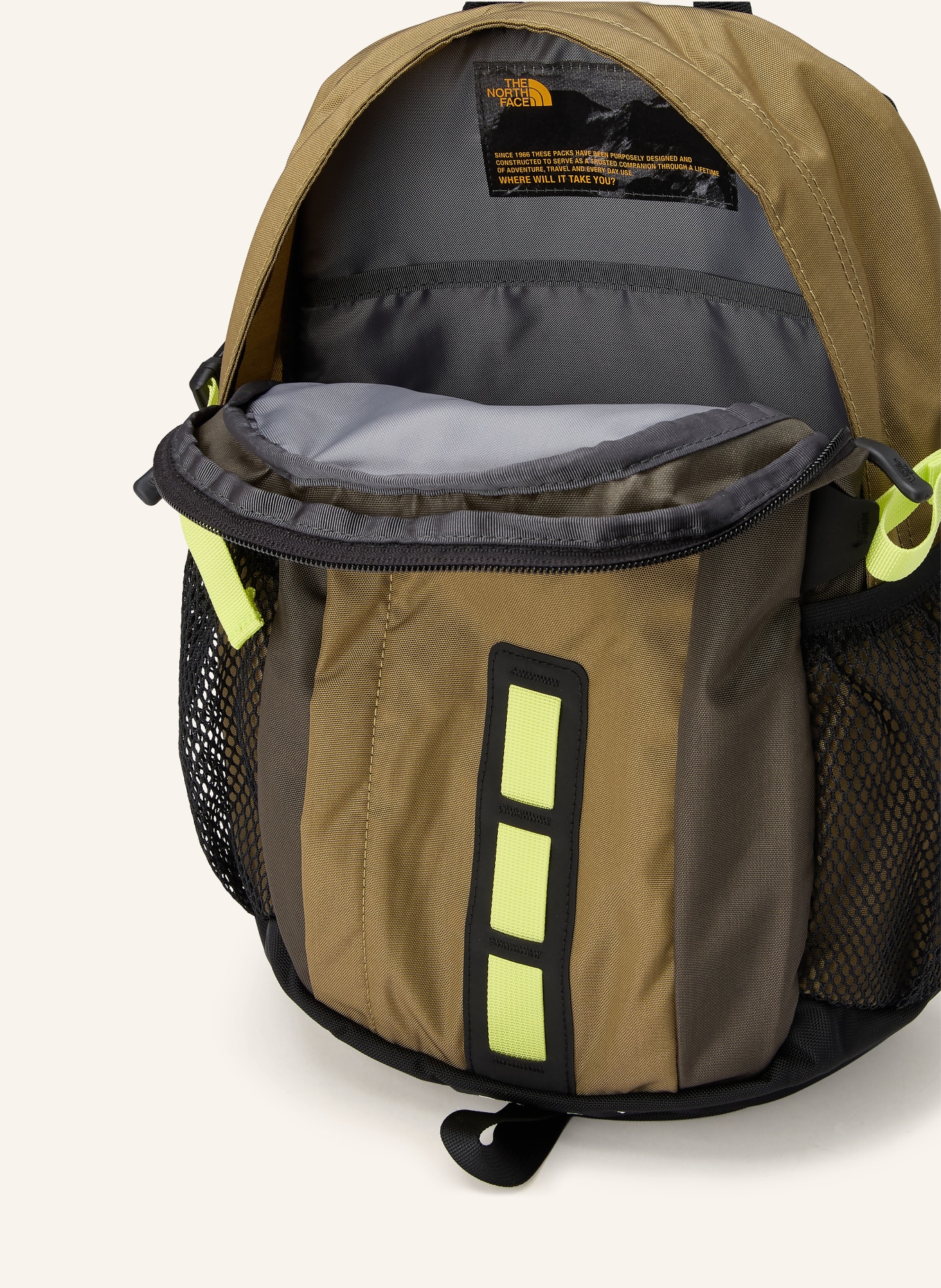 THE NORTH FACE Sac à dos HOT SHOT MINI: OLIVE / KAKI / NOIR