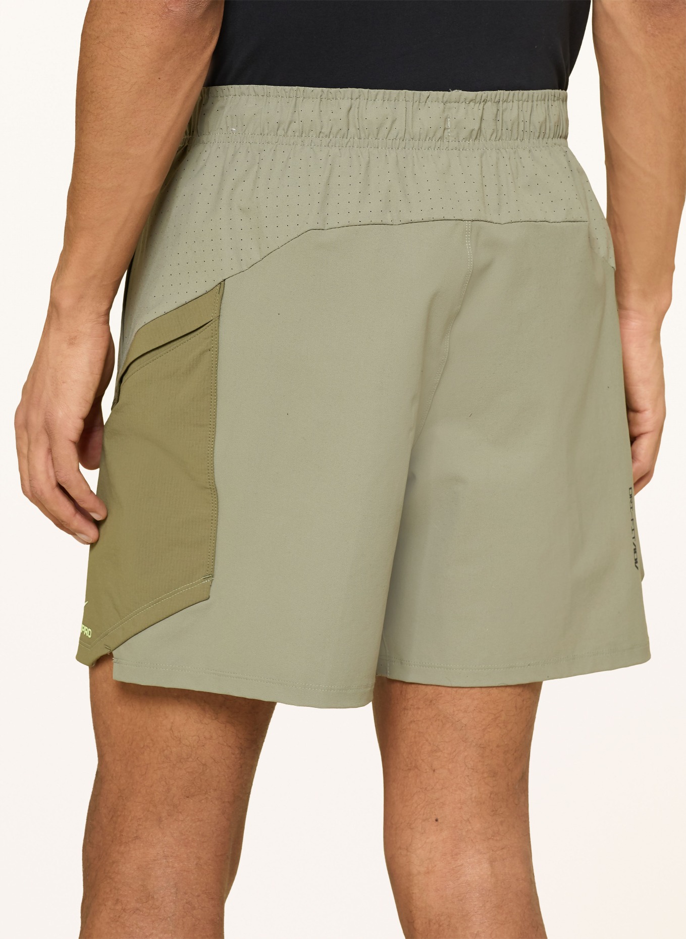 Nike Trainingsbroek PRO: LICHTGROEN / NEONGEEL / OLIJF