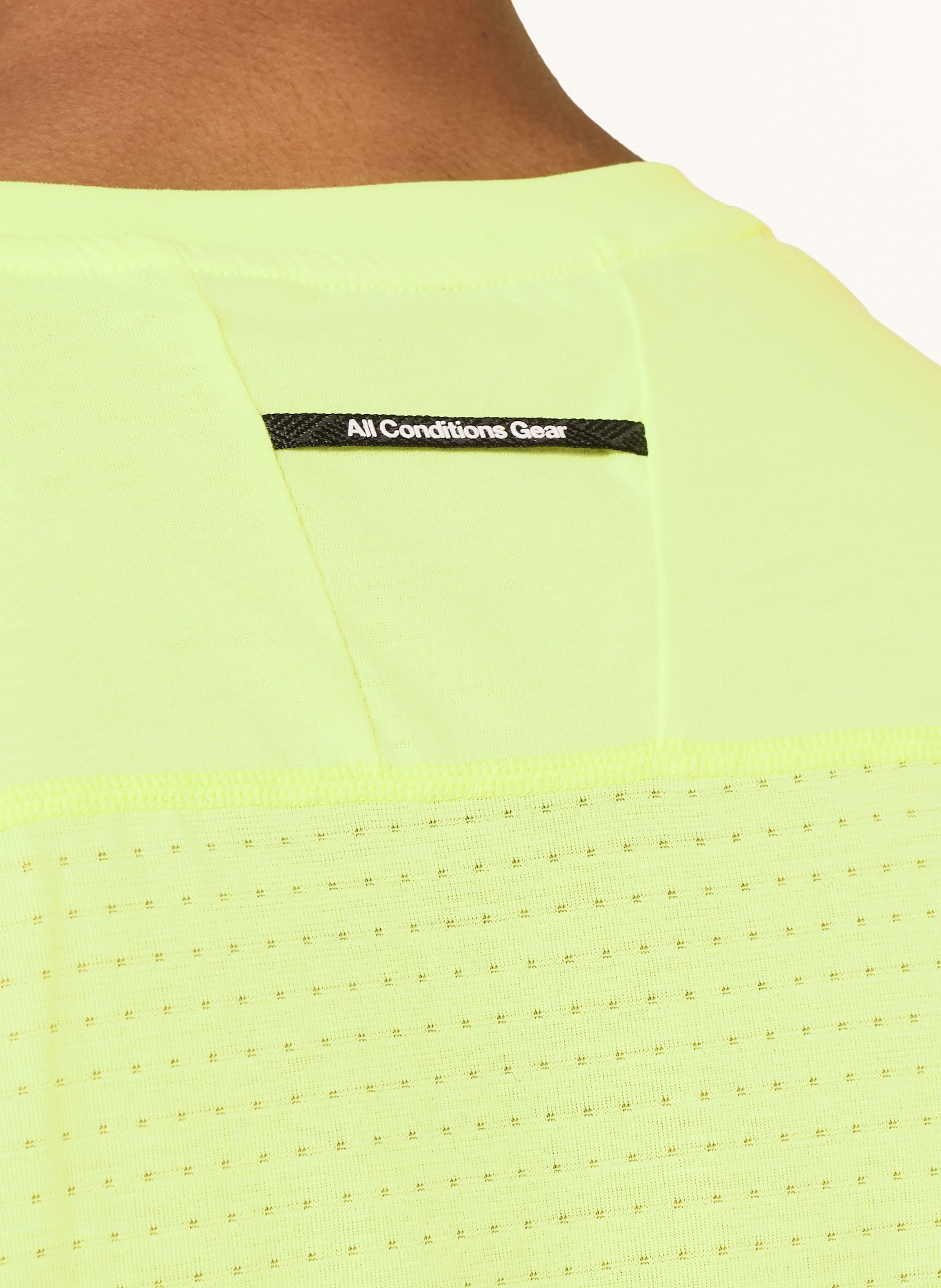Nike T-shirt ACG SOLAR CHASE in materiaalmix: NEONGROEN