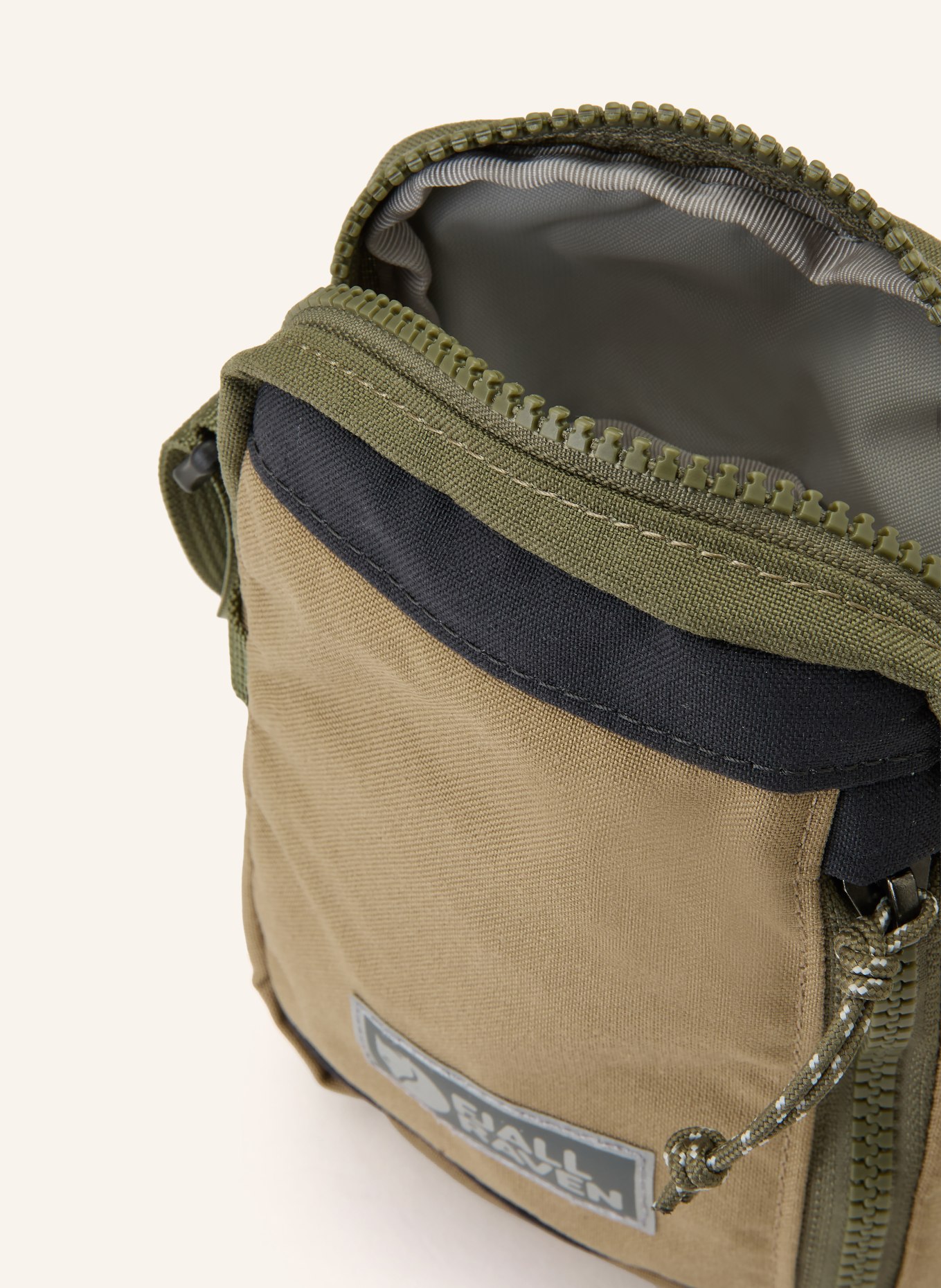 FJÄLLRÄVEN VARDAG SMALL Shoulder Bag: KHAKI / OLIVE / BLACK