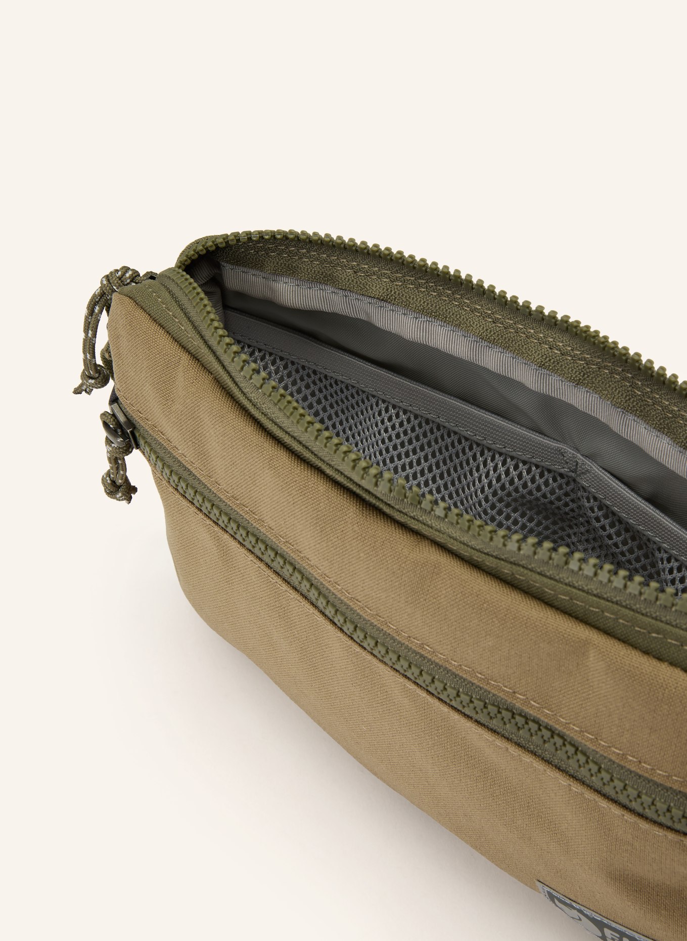 FJÄLLRÄVEN Umhängetasche VARDAG LARGE: KHAKI / DUNKELGRAU / OLIV