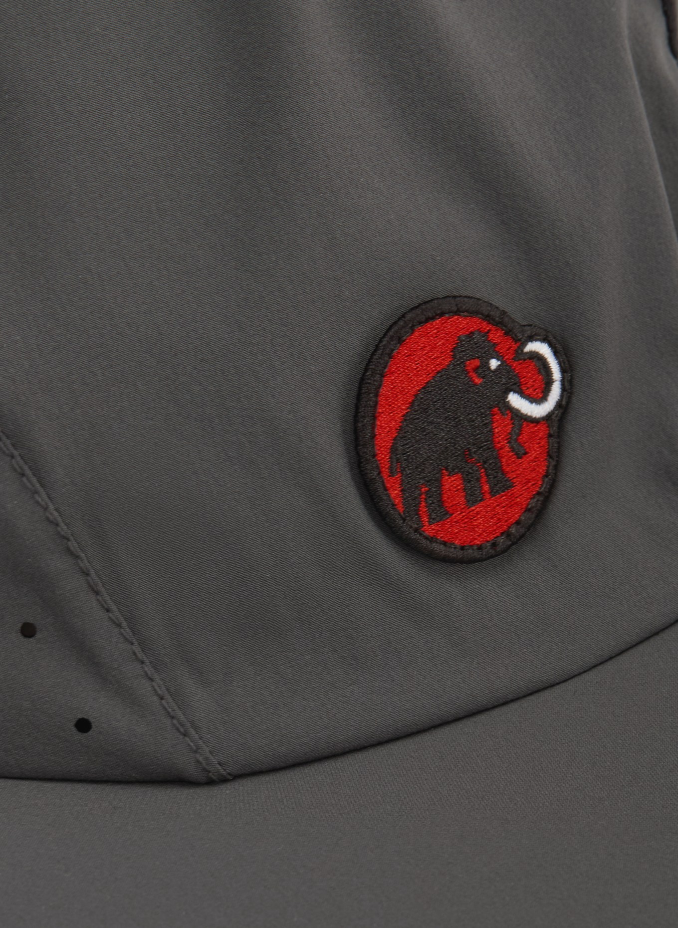 MAMMUT Czapka: CZIEMNOSZARY / CZERWONY / CZARNY