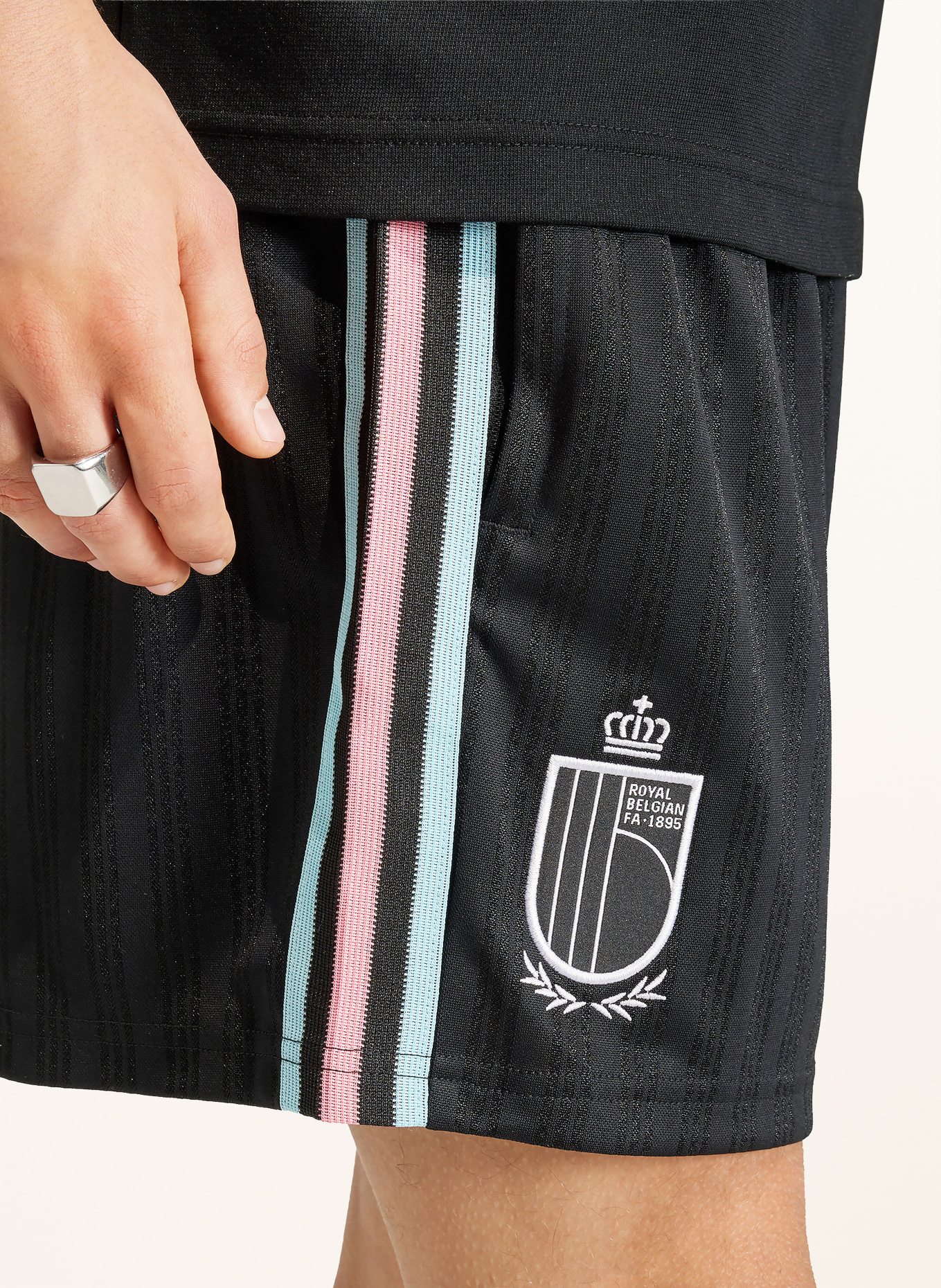 adidas Szorty BELGIEN ORIGINALS: CZARNY / JASNOCZERWONY / JASNONIEBIESKI