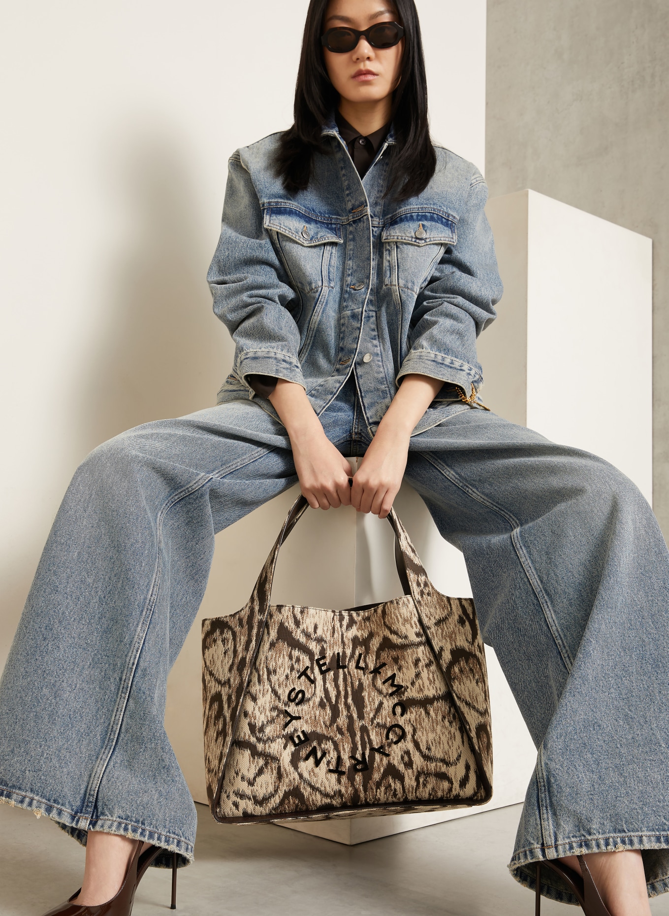 STELLA McCARTNEY Shopper LOGO CLOUD LEOPARD LARGE met etui: MARRON FONCÉ / BEIGE