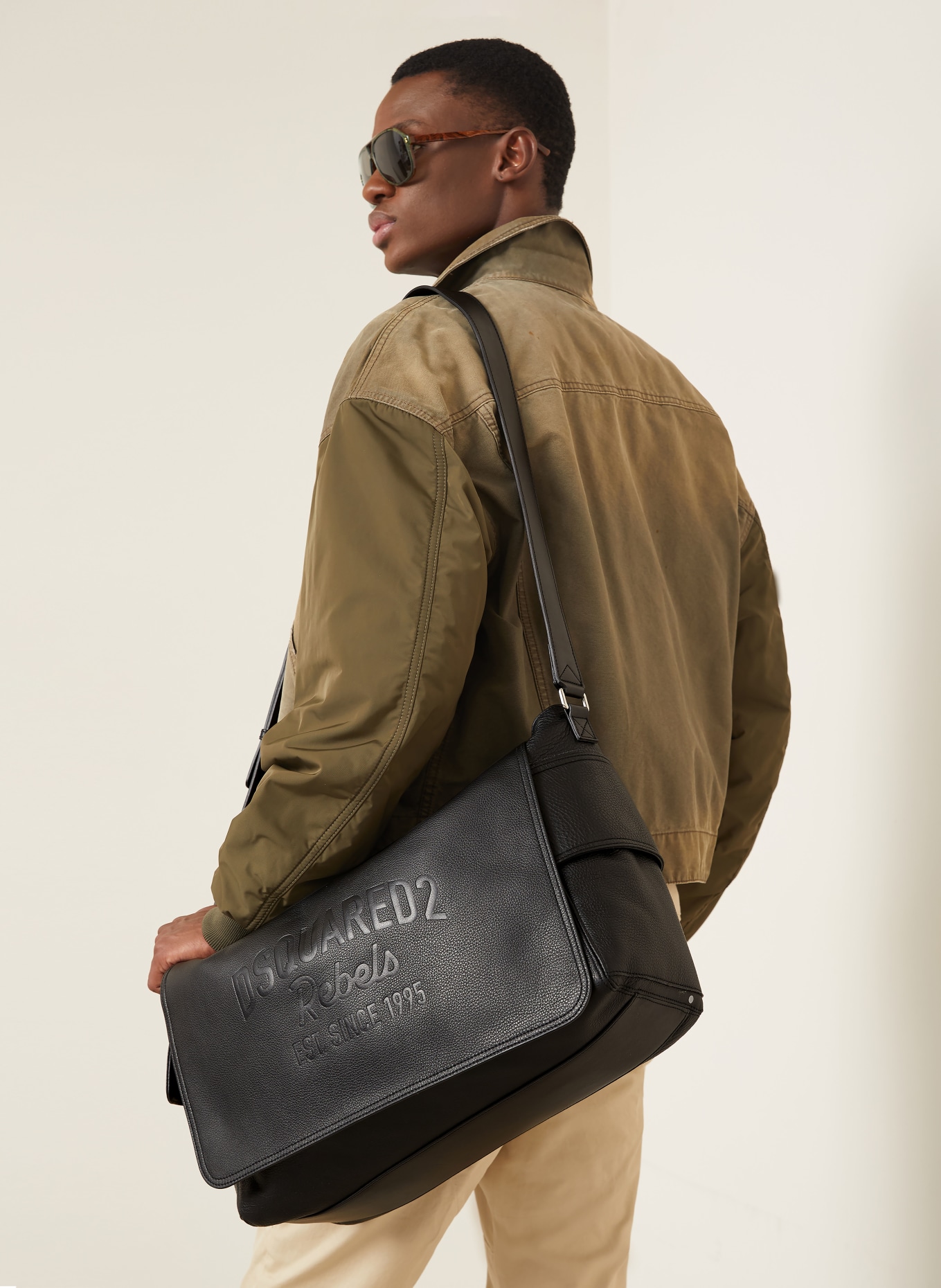 DSQUARED2 Umhängetasche: SCHWARZ