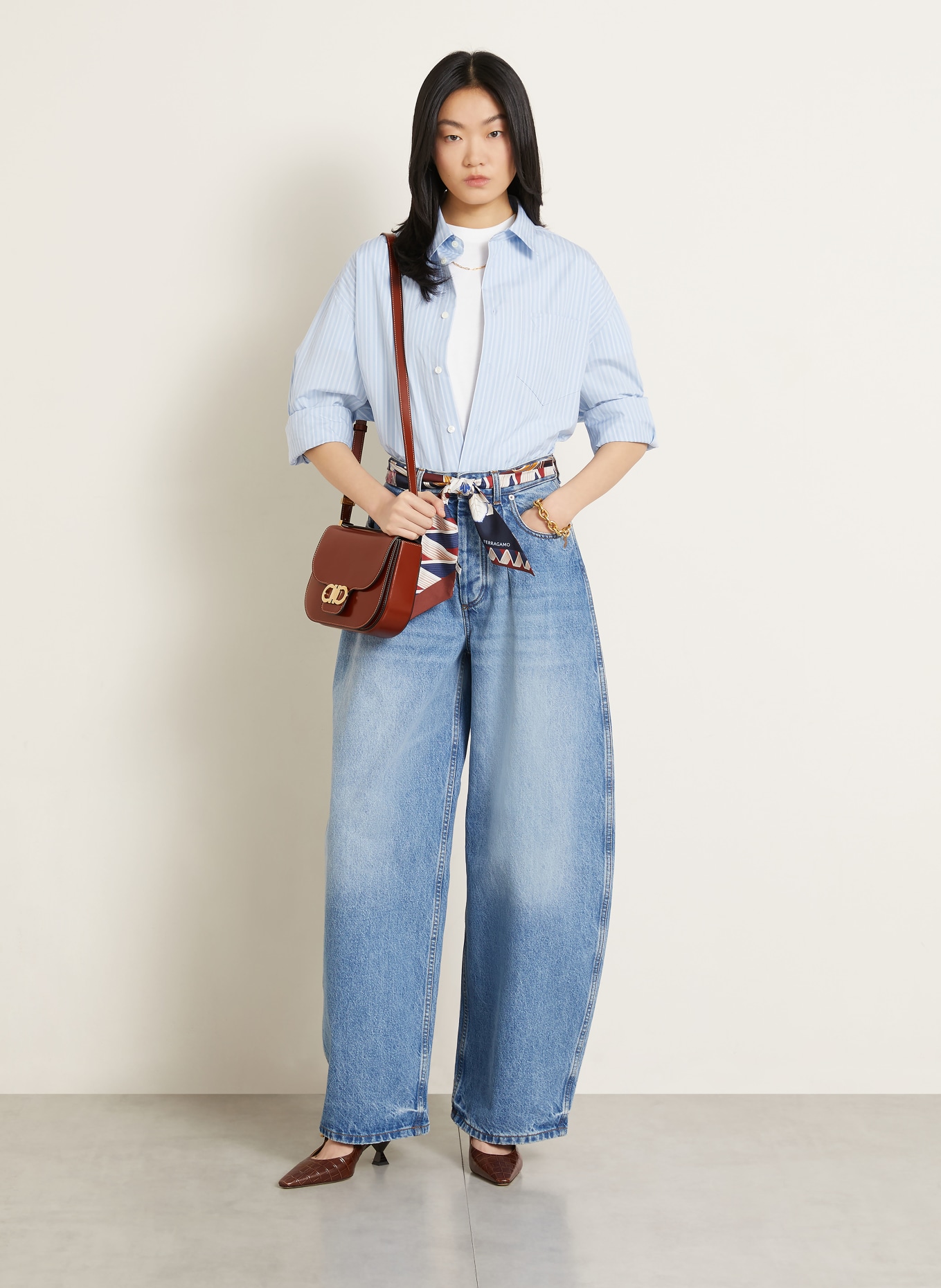 FERRAGAMO schoudertas: BRUIN