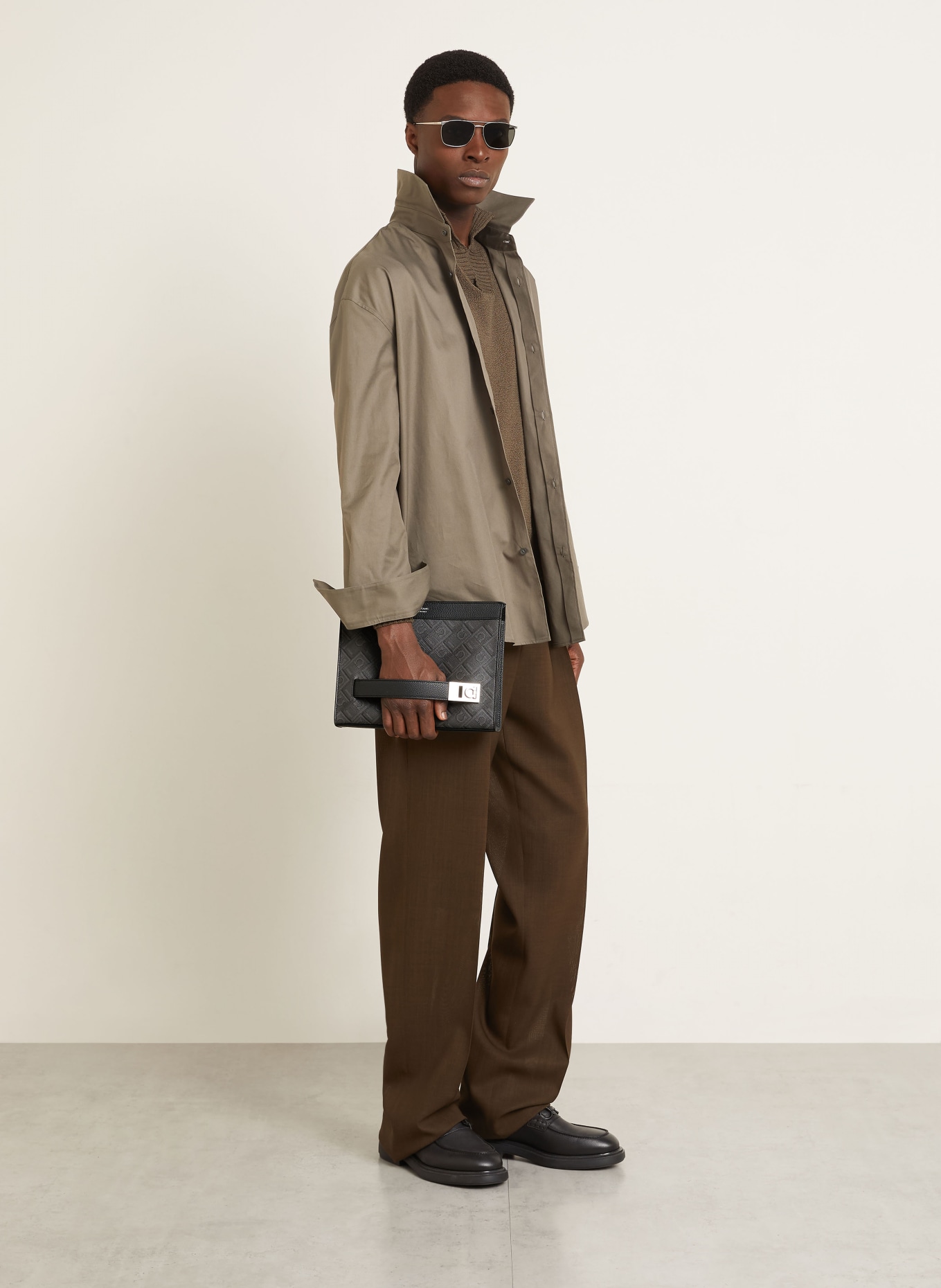 FERRAGAMO torba na ramię: CZARNY / SREBRNY / SZARY