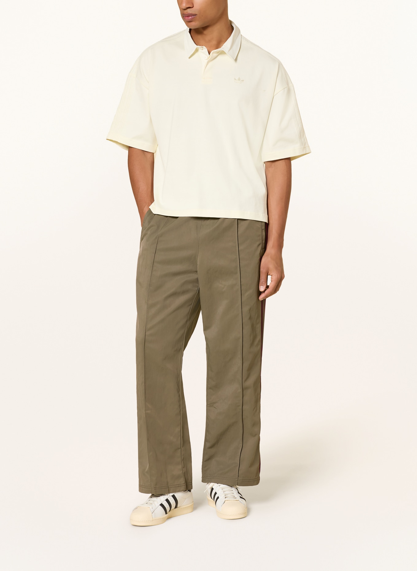 adidas Originals Trainingshose BRITCORE: OLIV / DUNKELROT