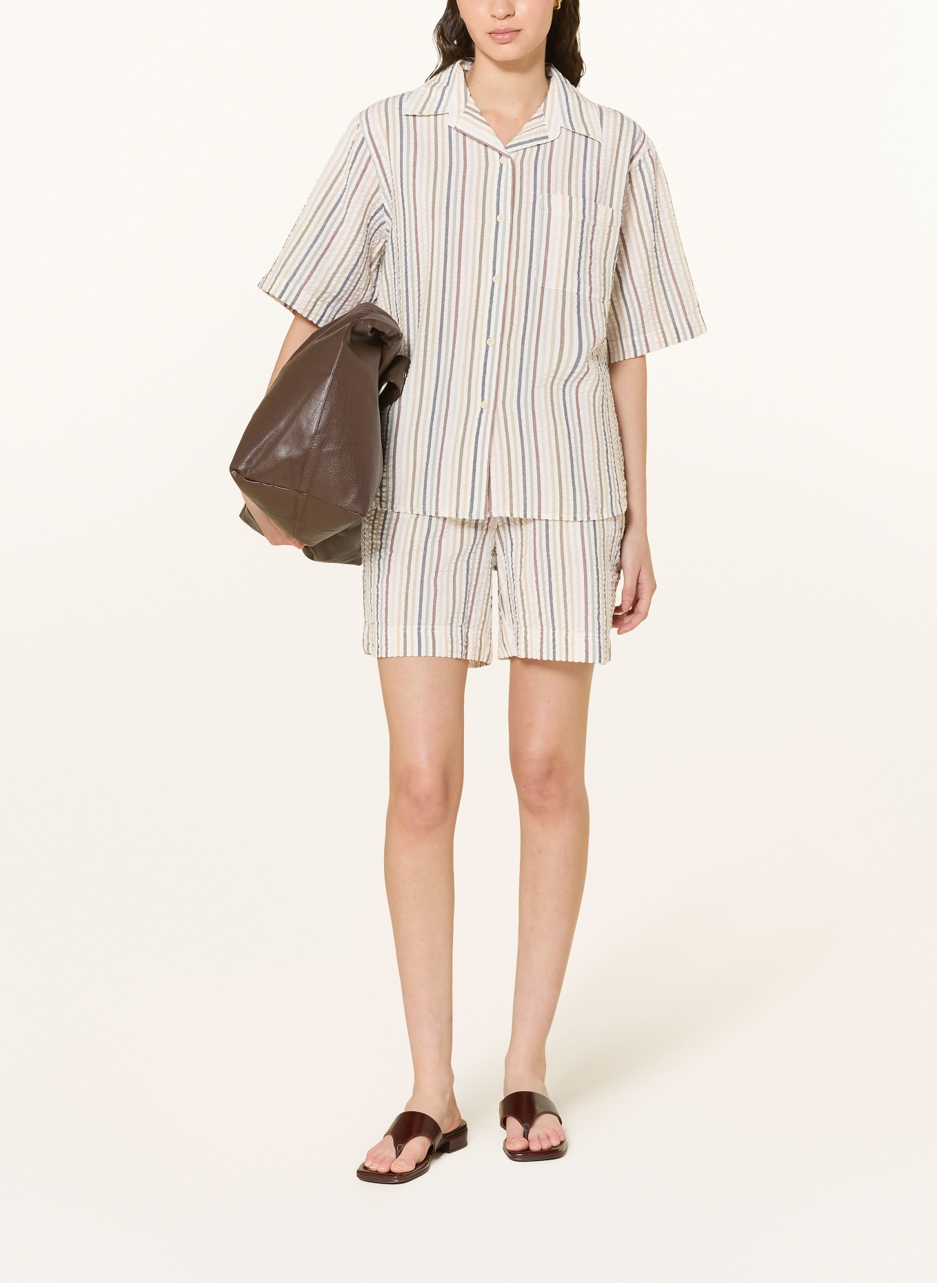 KnowledgeCotton Apparel Korte broek POSEY: ECRU / KAKI / DONKERBLAUW