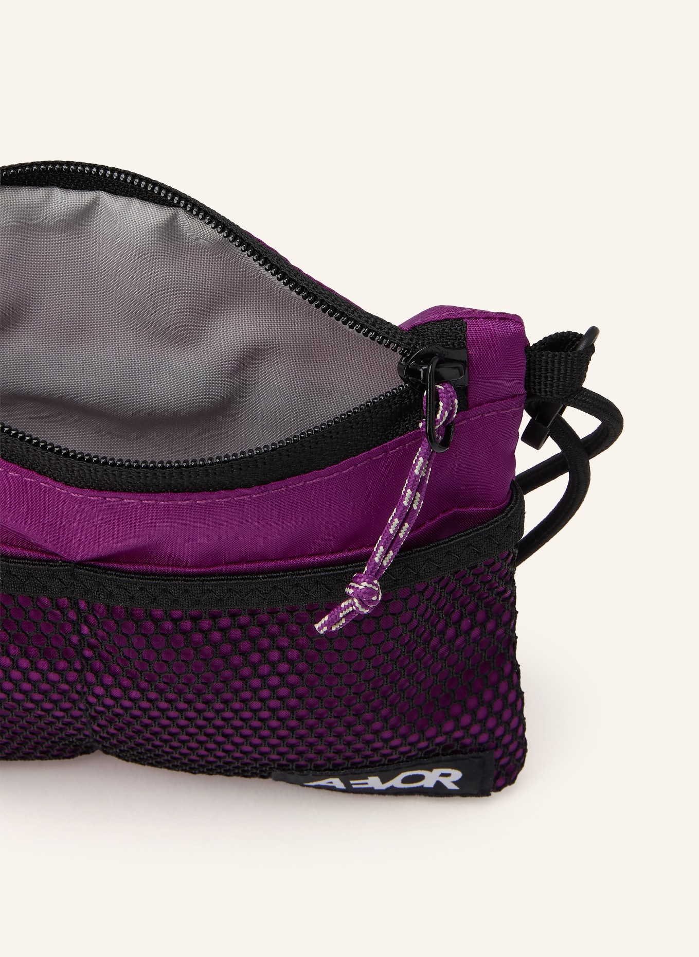 AEVOR Sac à bandoulière CHEST POUCH: LILAS FLUO