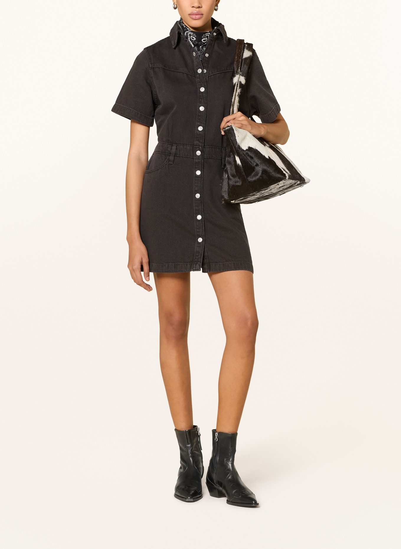 Levi's® sukienka dżinsowa: CZARNY