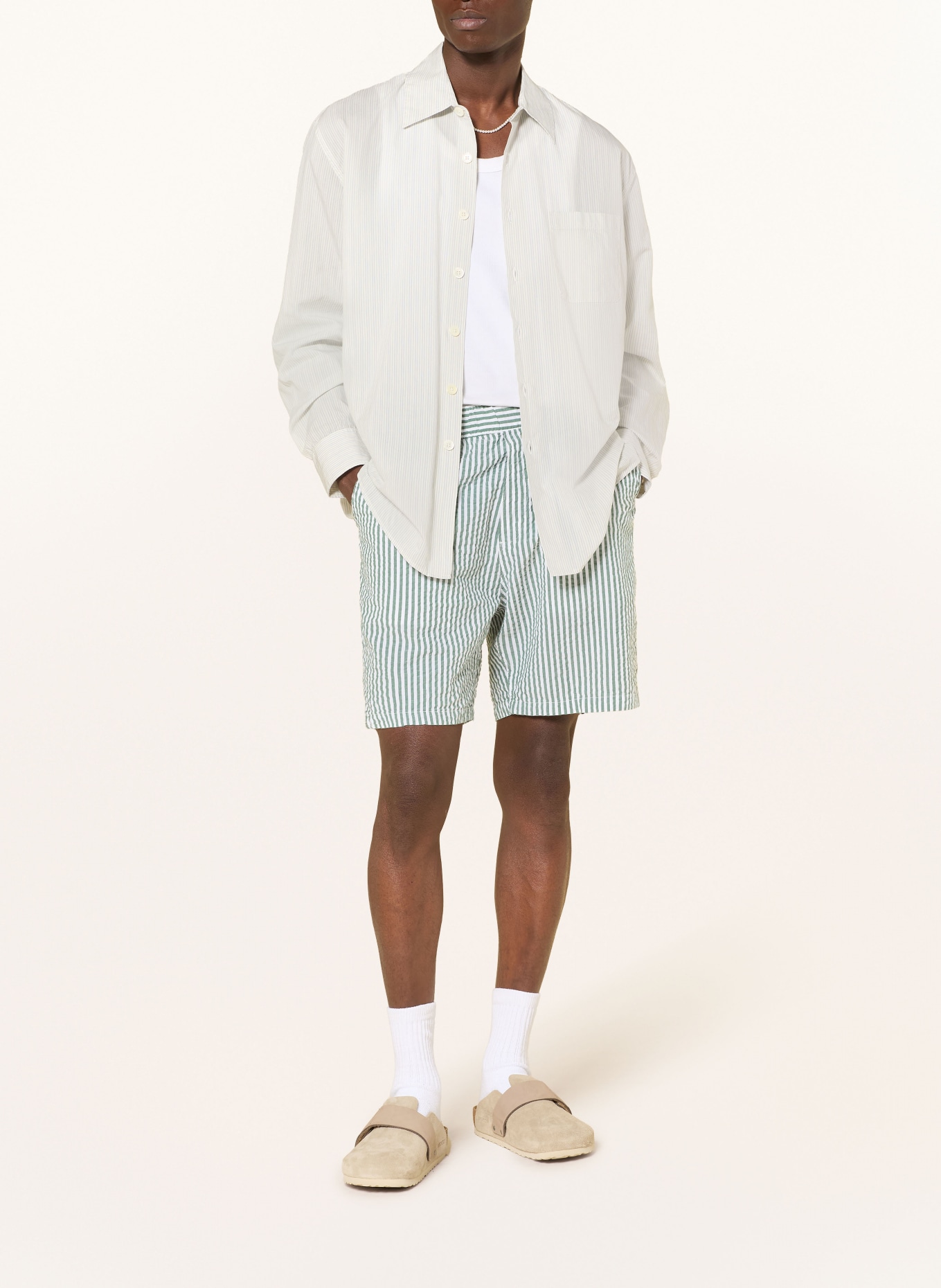 Levi's® Shorts: GRÜN / WEISS