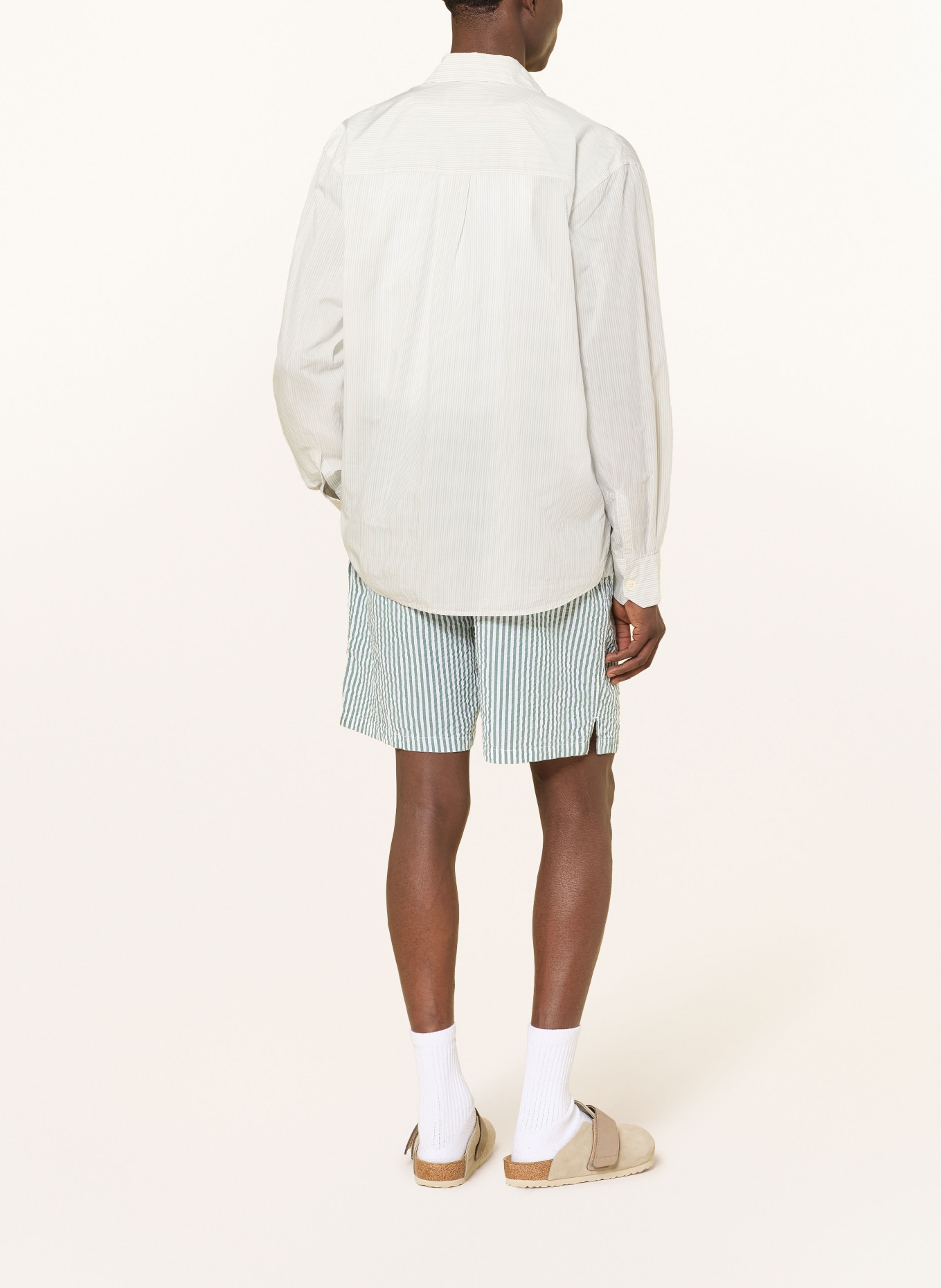 Levi's® Shorts: GRÜN / WEISS