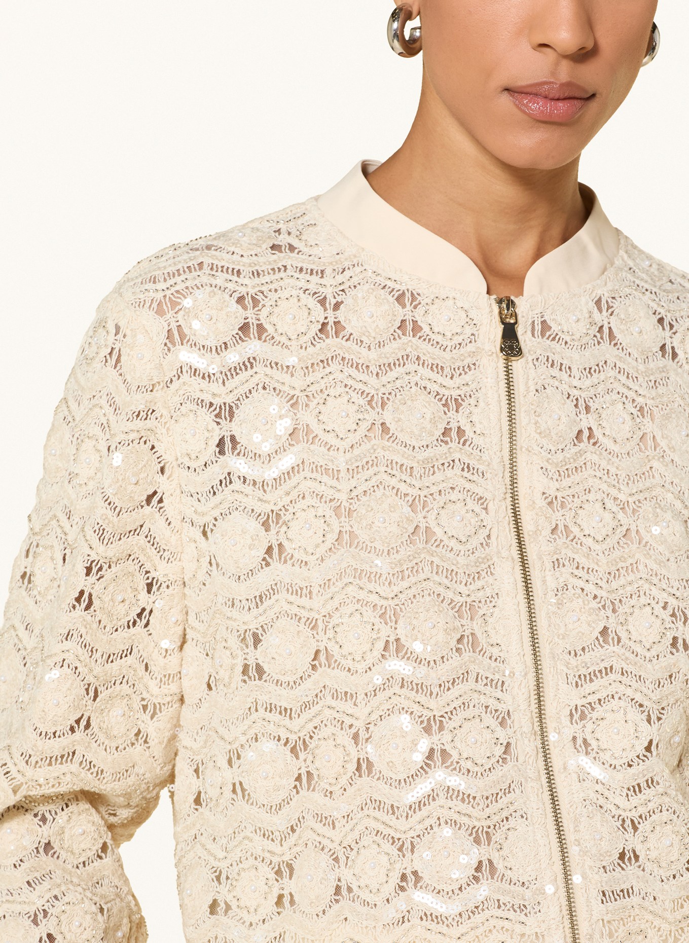 ELENA MIRO Kurtka szydełkowa z cekinami i kamieniami ozdobnymi: BEŻOWY