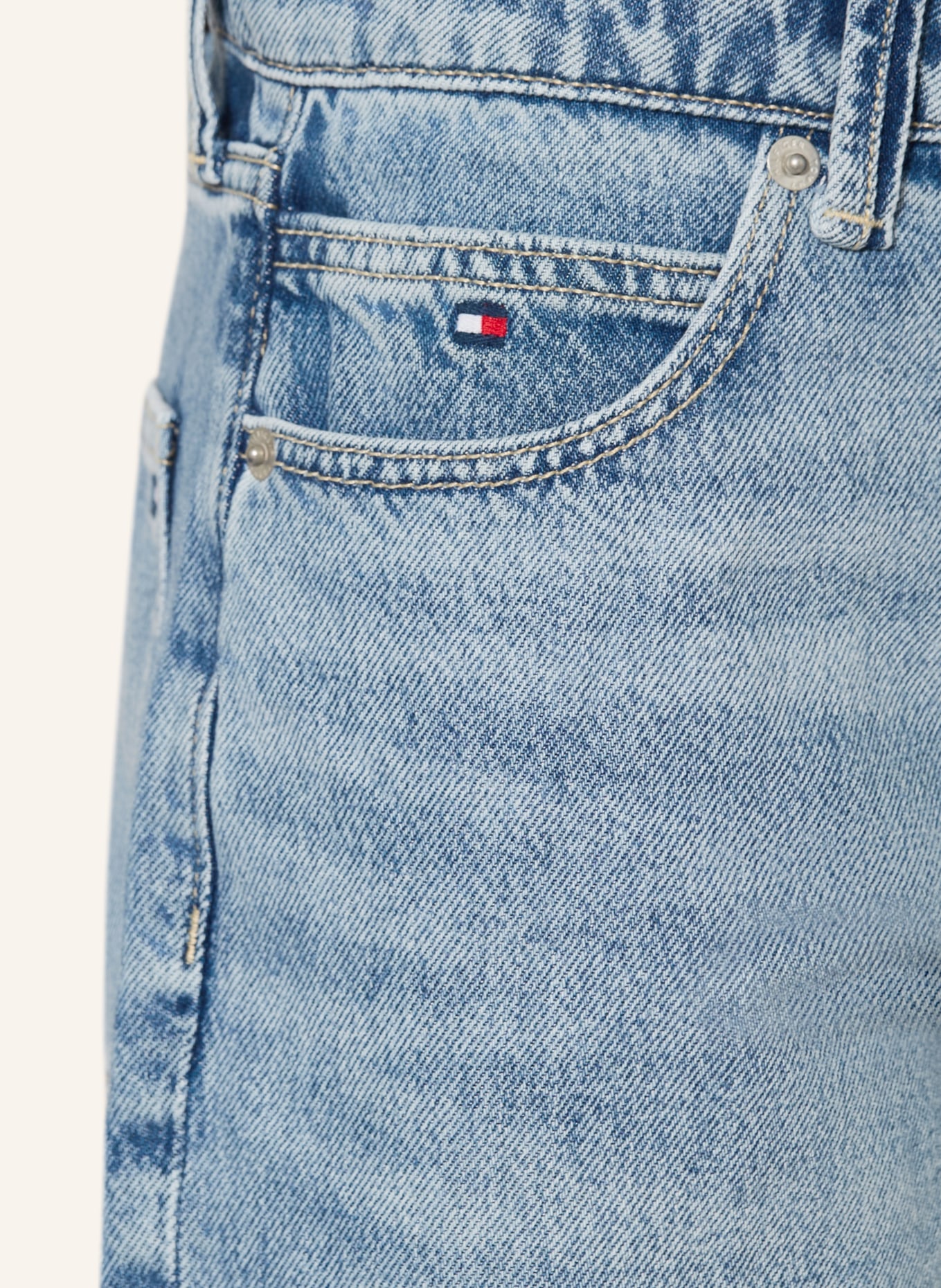 TOMMY HILFIGER džínové kraťasy: 1CF Mediumused