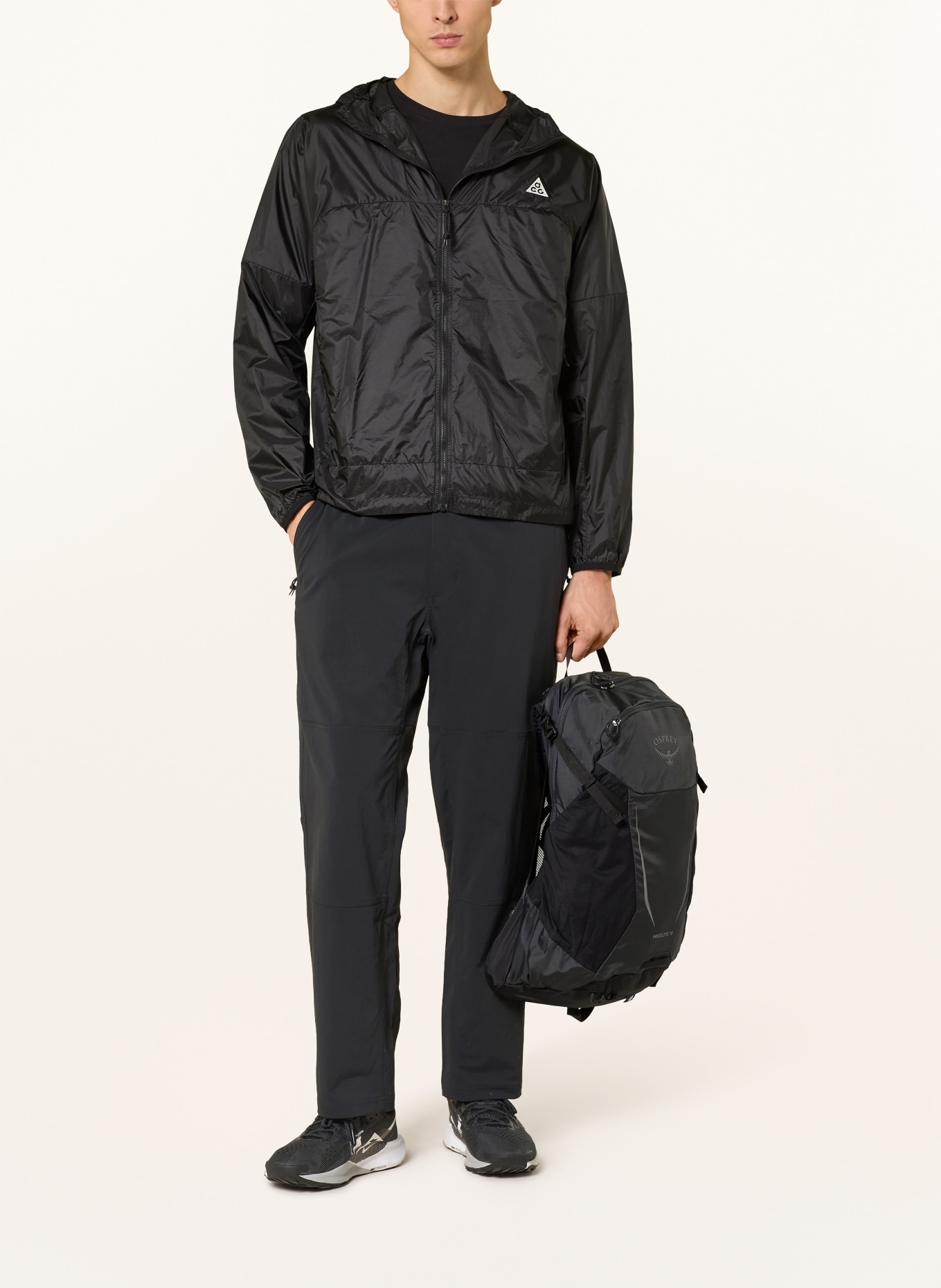 OSPREY Rugzak HIKELITE 18 l: ZWART