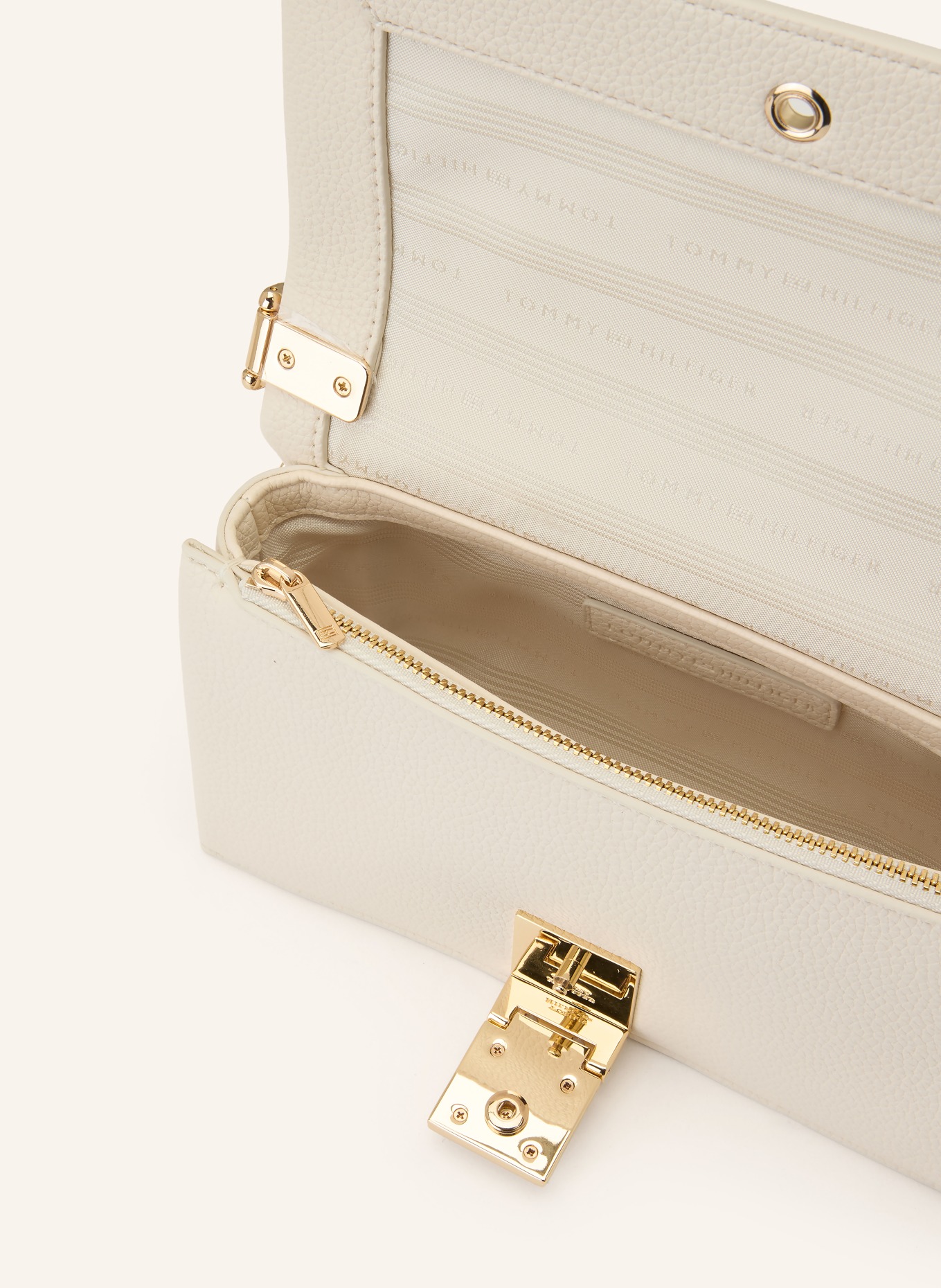 TOMMY HILFIGER Schultertasche: CREME / GOLD