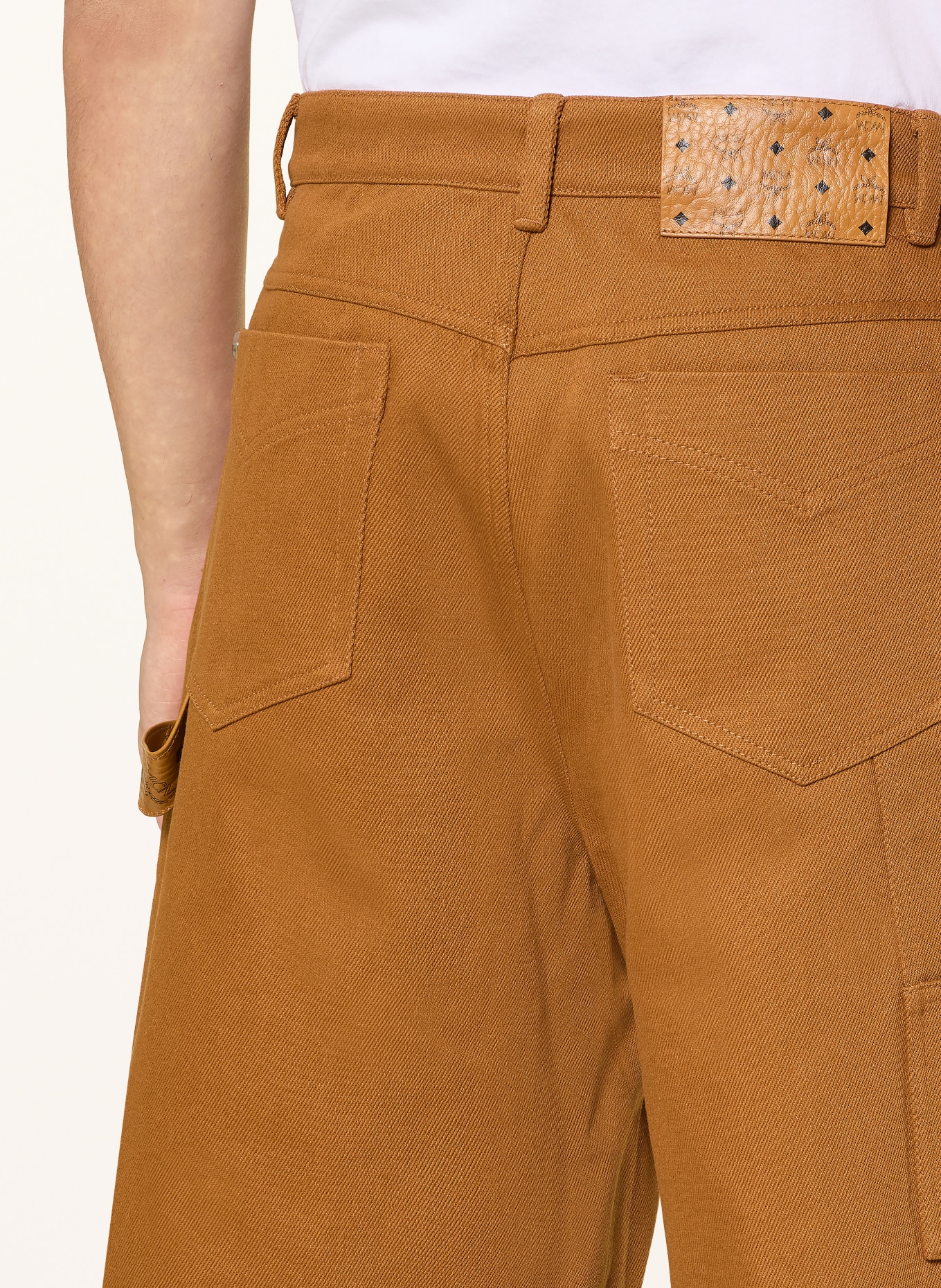 MCM Korte broeken: COGNAC