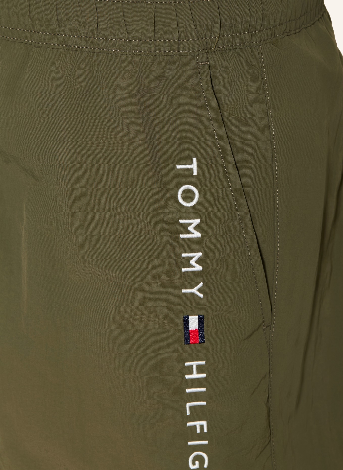 TOMMY HILFIGER short de bain: KAKI / BLANC