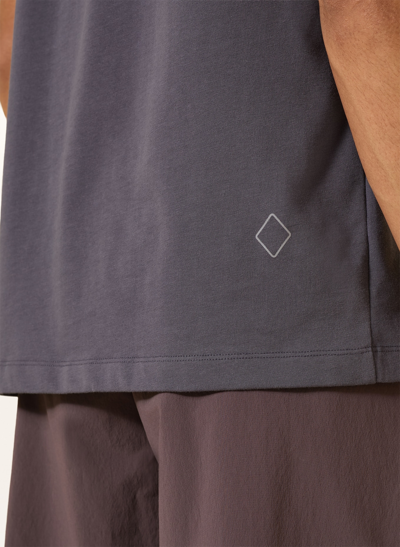 PAS NORMAL STUDIOS T-shirt OFF-RACE: GRIS FONCÉ