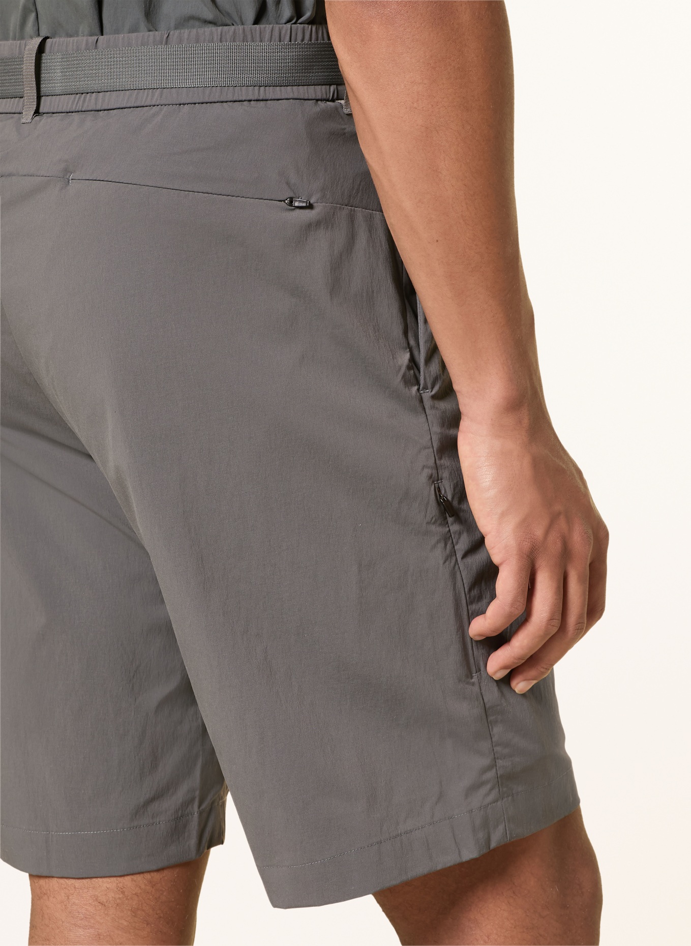 PAS NORMAL STUDIOS Short OFF-RACE LIGHT TECH: GRIS FONCÉ