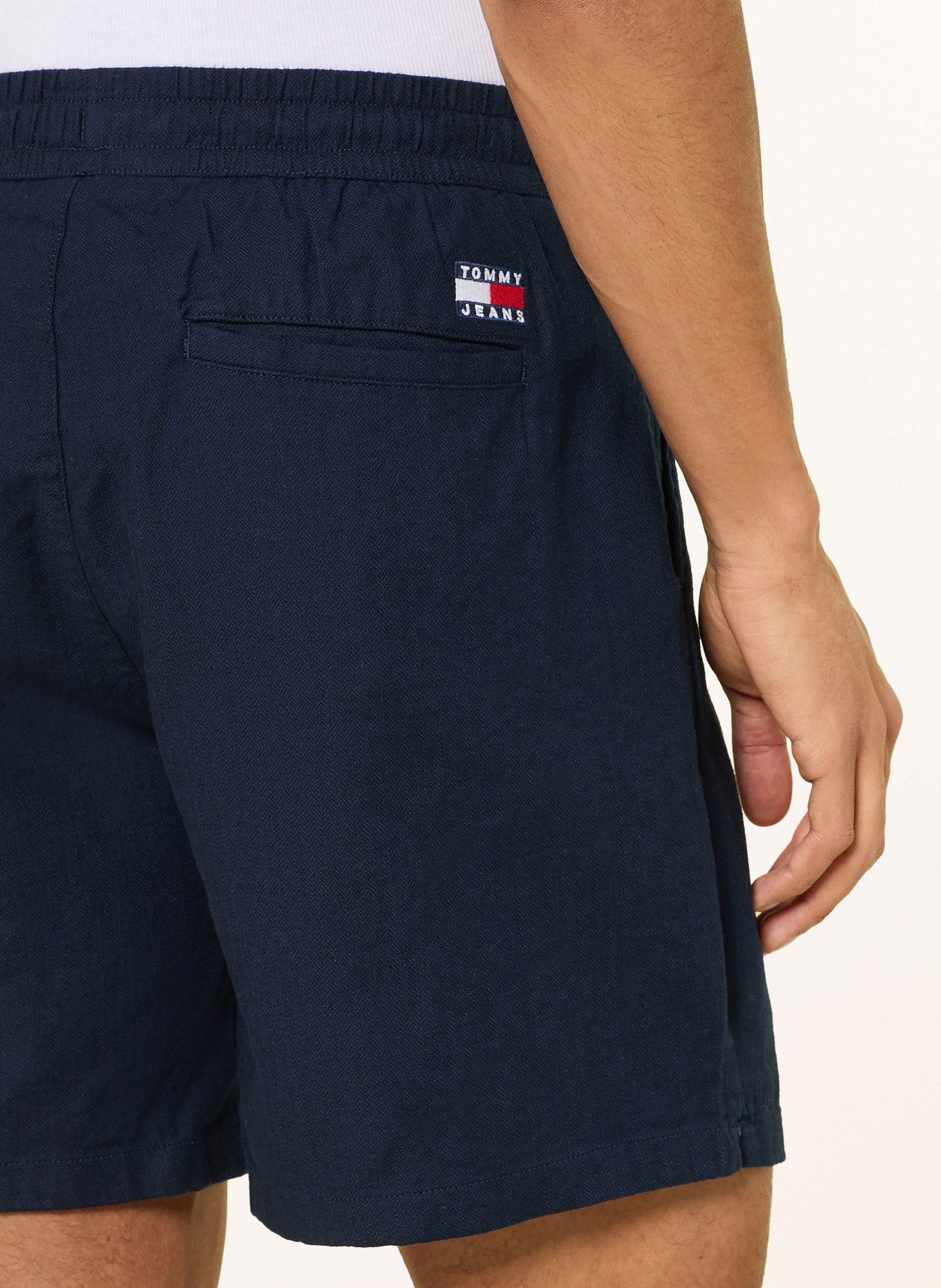 TOMMY JEANS Shorts: DARK BLUE