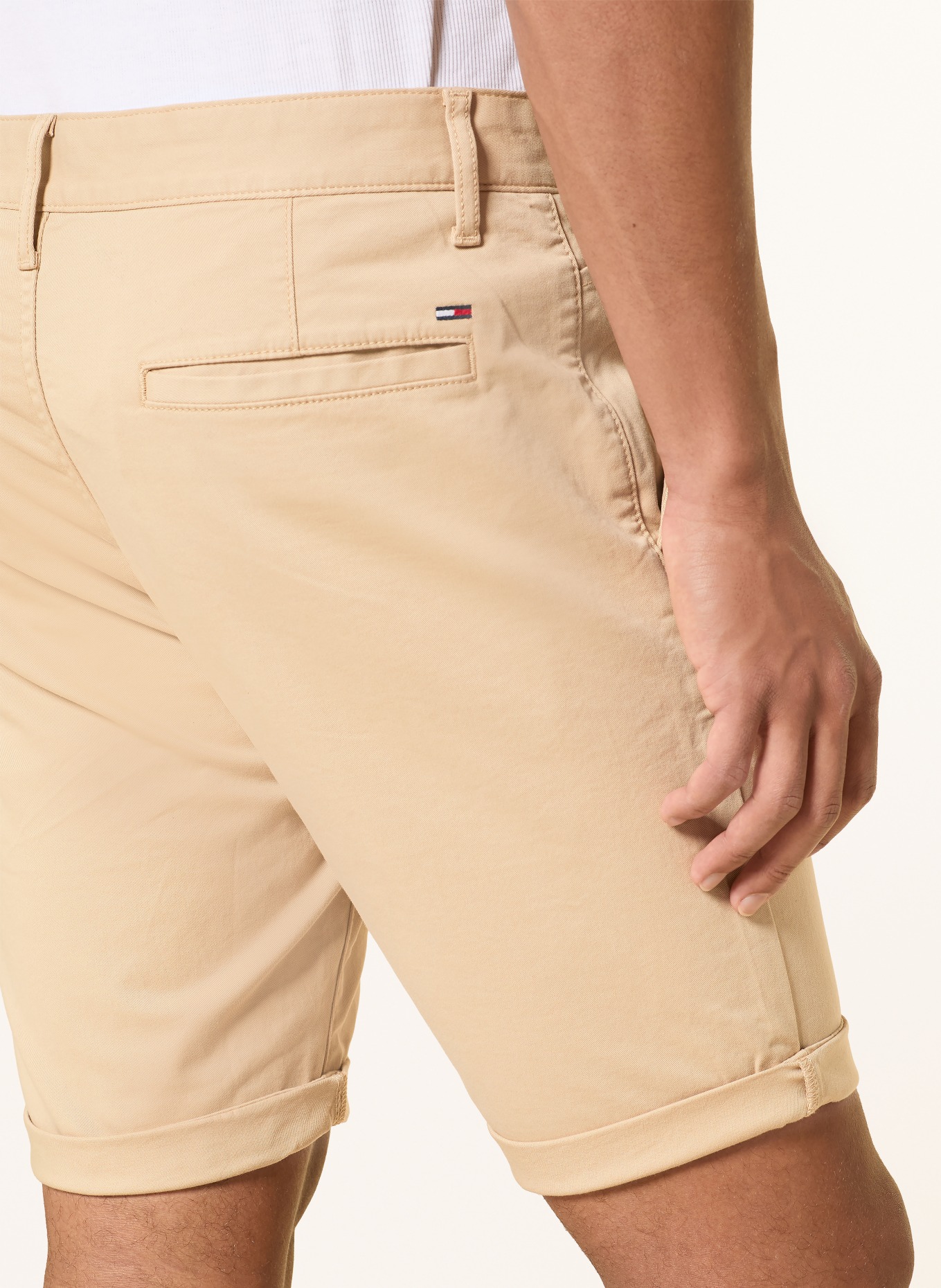 TOMMY JEANS Shorts: HELLBRAUN