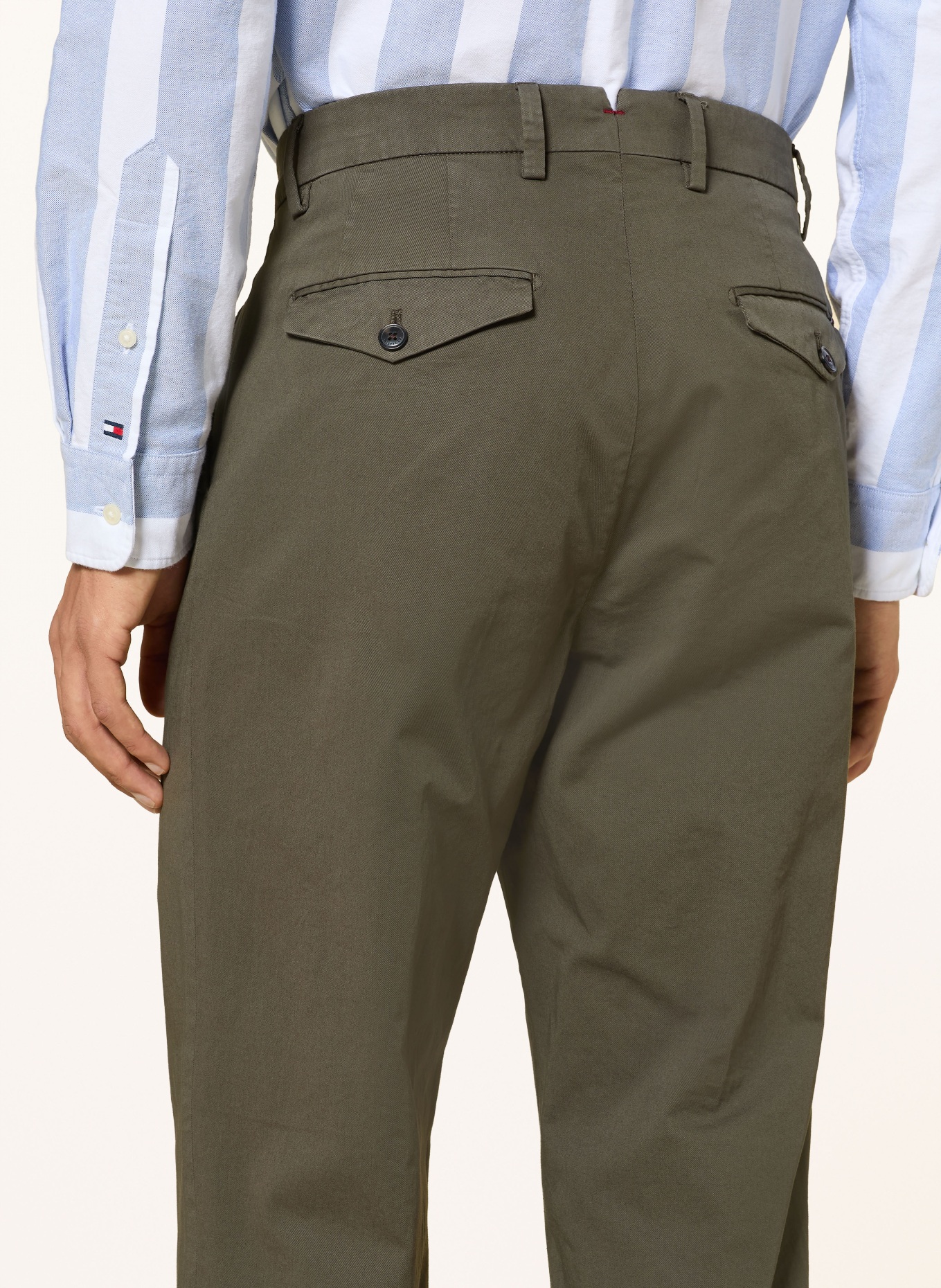 TOMMY HILFIGER Chino Regular Fit: OLIV