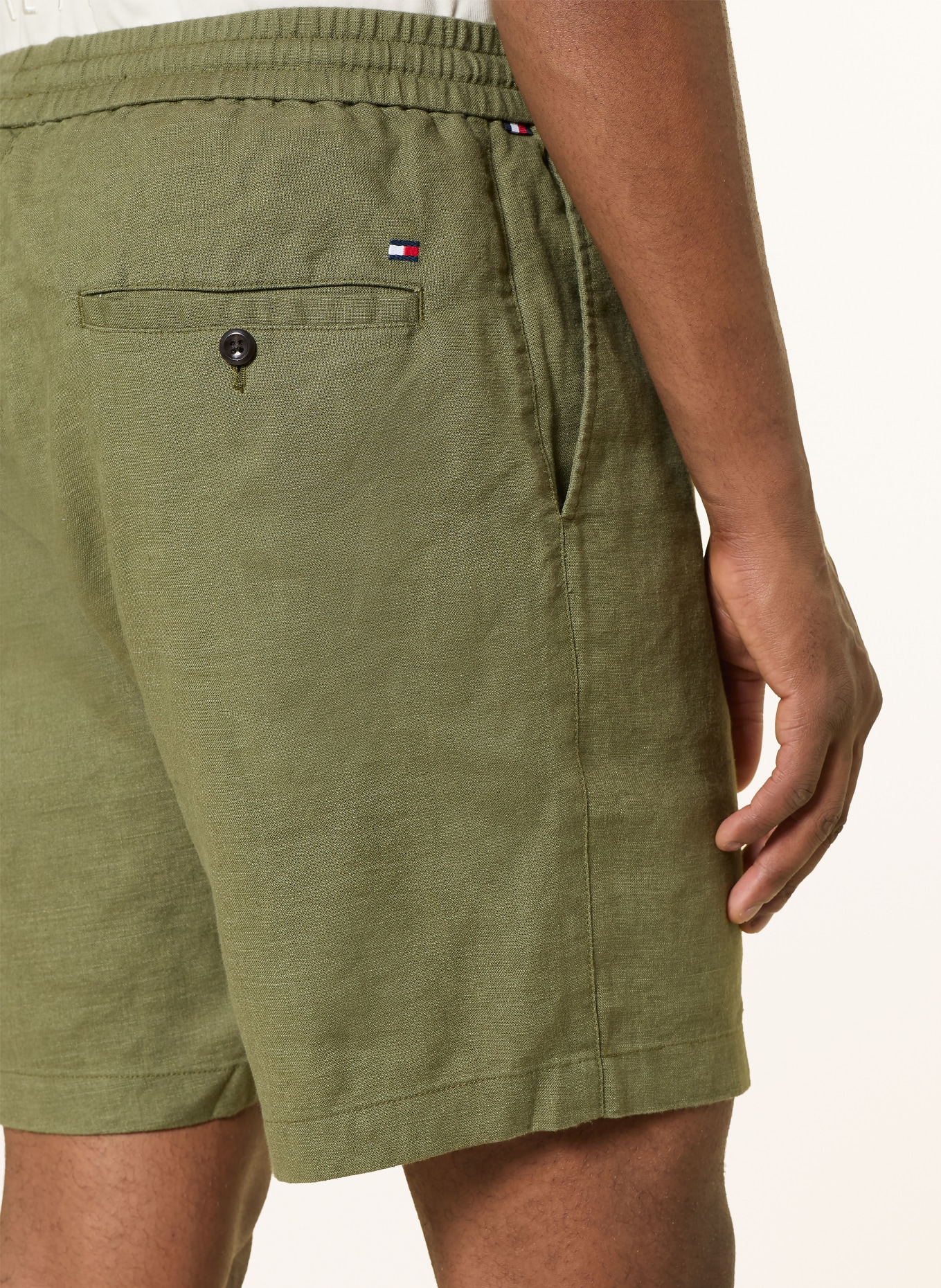 TOMMY HILFIGER Leinenshorts DOVER Regular Fit: OLIV
