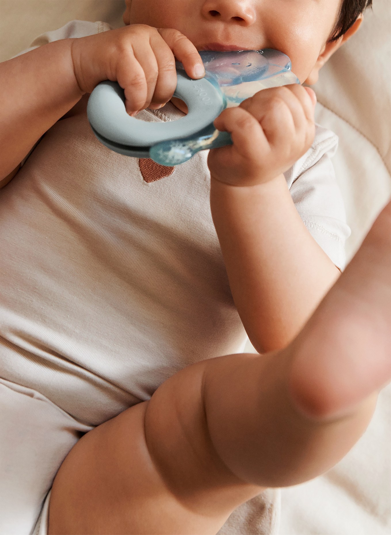 LIEWOOD Sada 2 kousacích kroužků RITA: TMAVĚ MODRÁ / BÉŽOVÁ