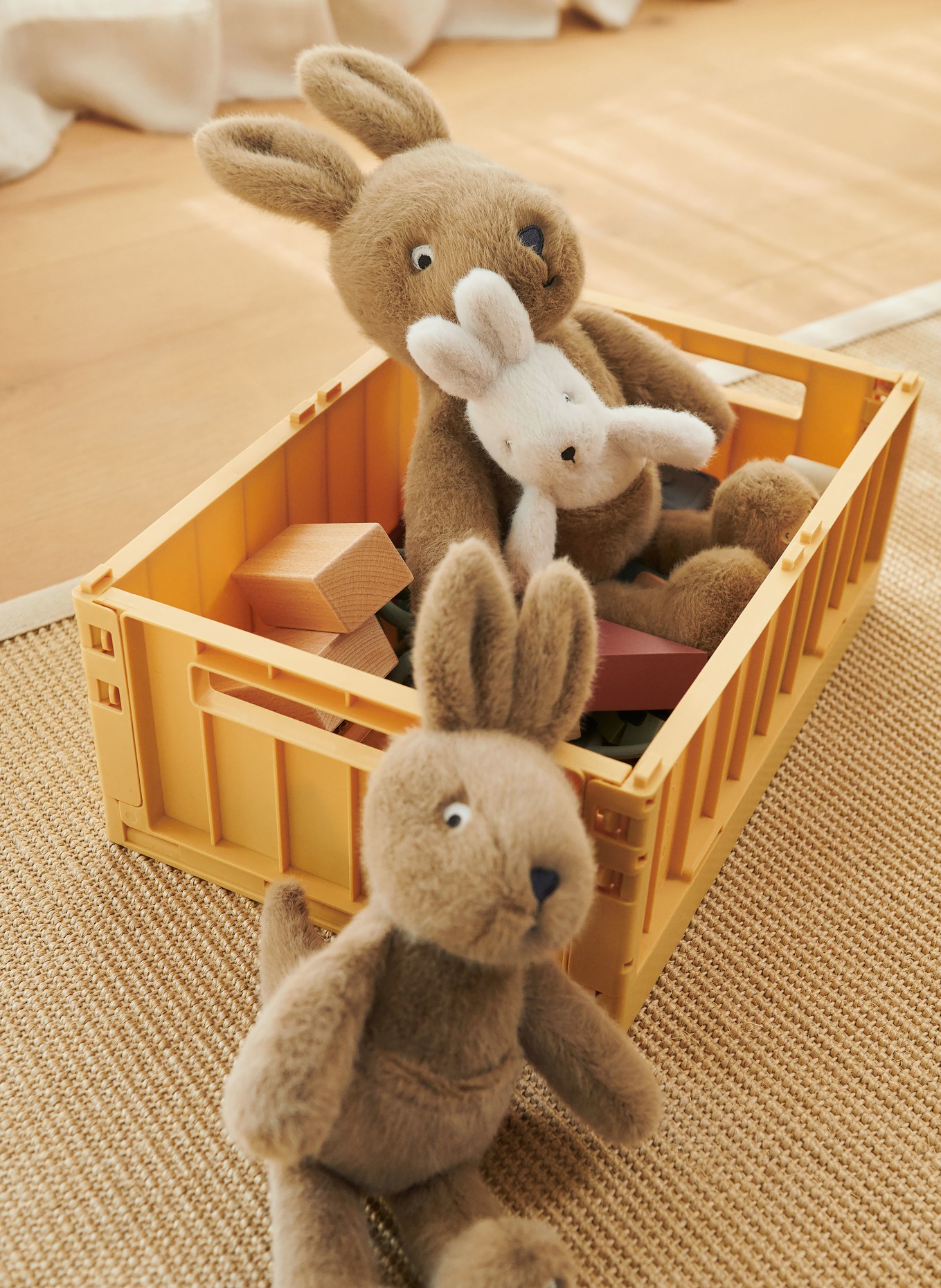 LIEWOOD Plyšová hračka KELLY KANGOROO MOMMY &amp; ME: HNĚDÁ / BÍLÁ