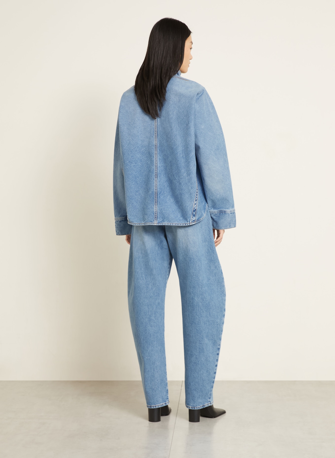 ALAÏA denim jacket: A21 CLOUDY BLUE