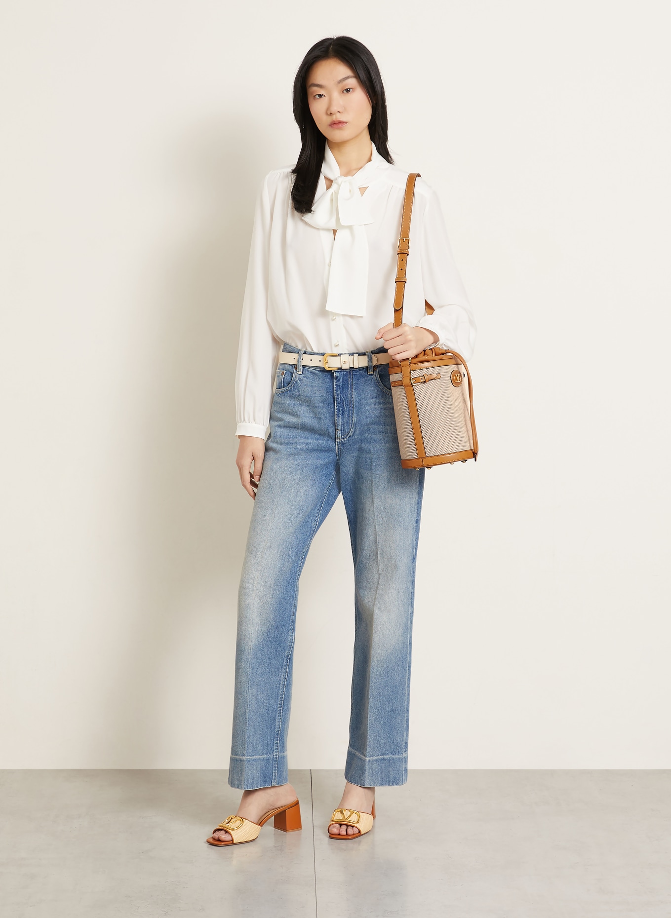 VALENTINO GARAVANI Tas met rits ANTIBES: CAMEL / GOUD / BEIGE