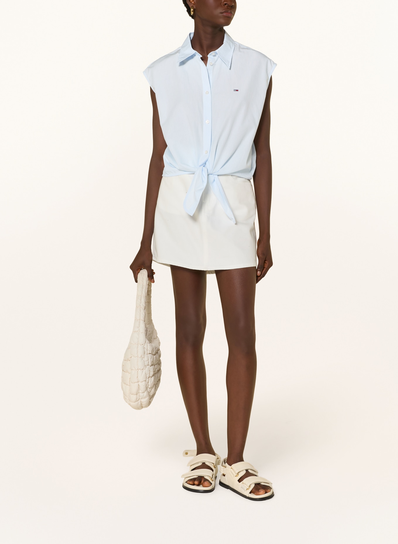 TOMMY JEANS bluzka: JASNONIEBIESKI / BIAŁY