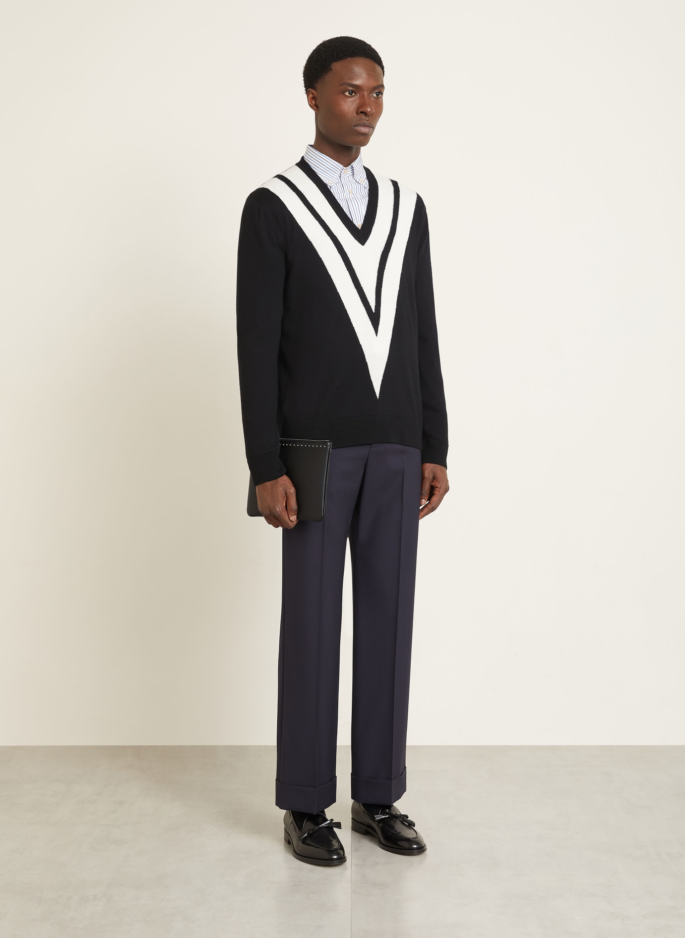 VALENTINO GARAVANI Clutch ROCKSTUD met studs: ZWART / ZILVER