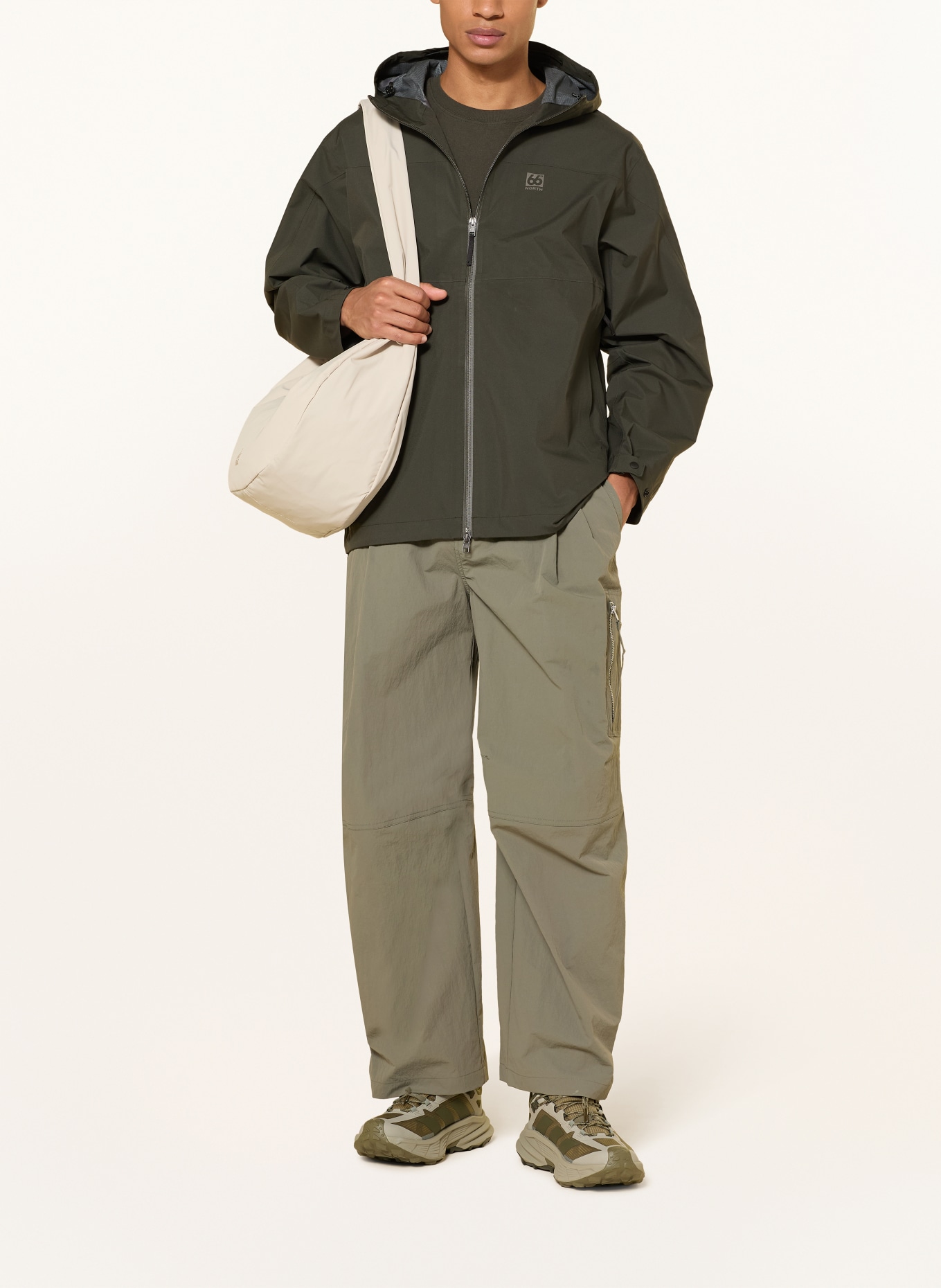 66°NORTH Regenjas ADALVIK: DONKERGROEN